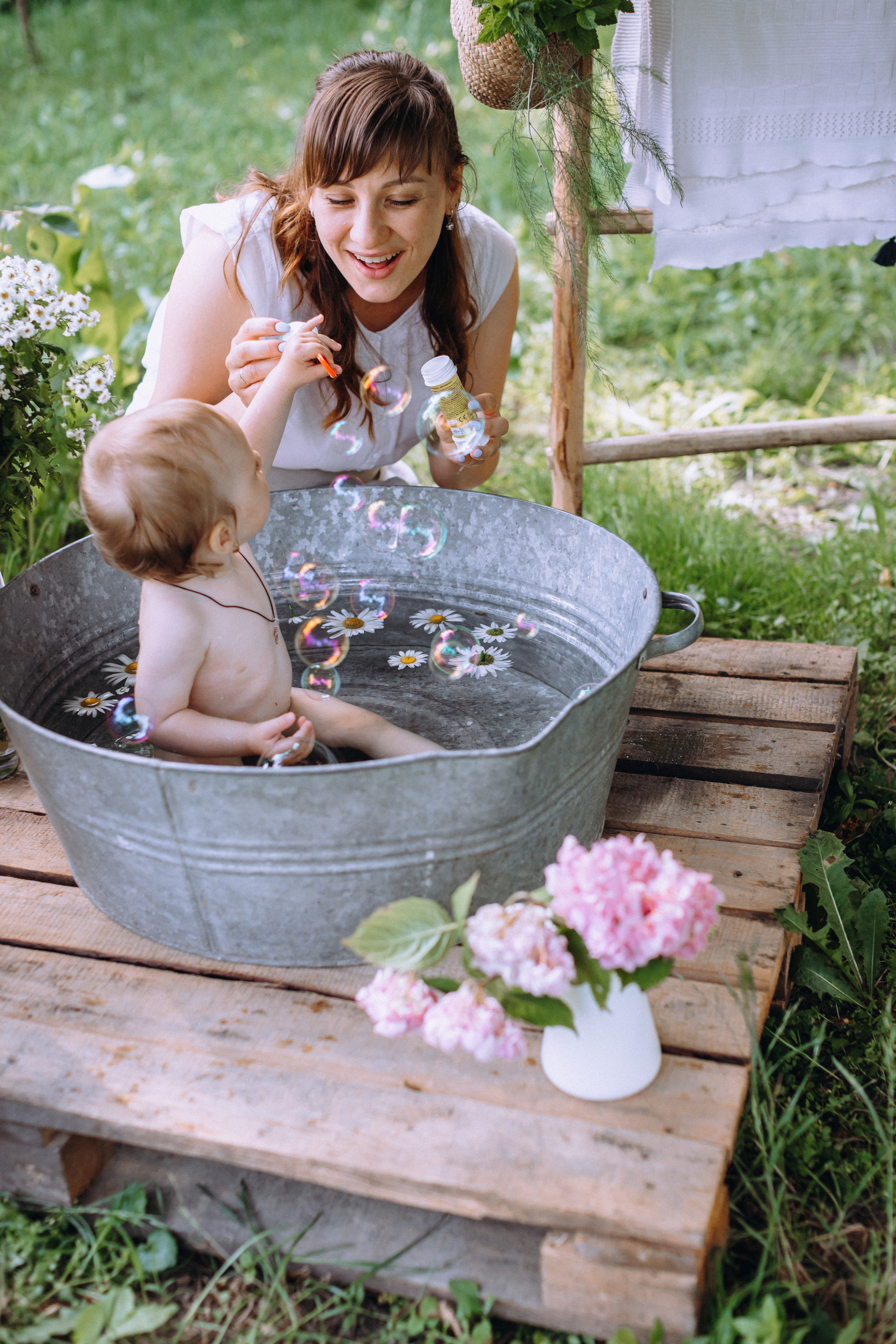 Bath in the garden. Портретний і сімейний фотограф Київ