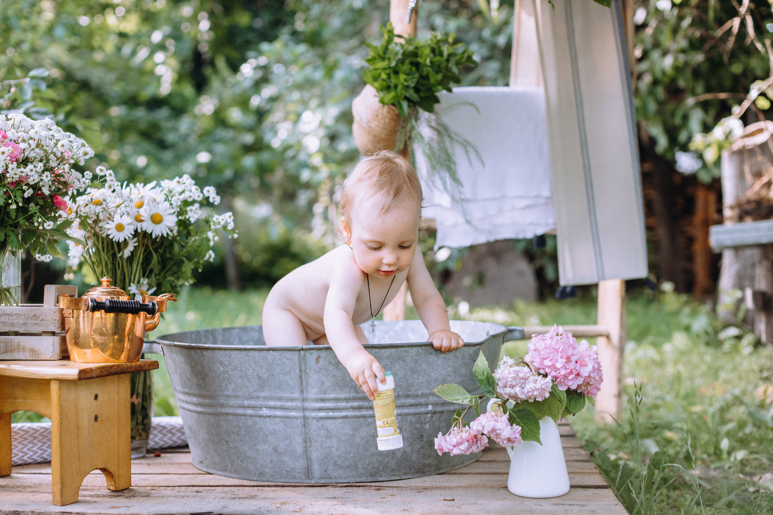 Bath in the garden. Портретний і сімейний фотограф Київ
