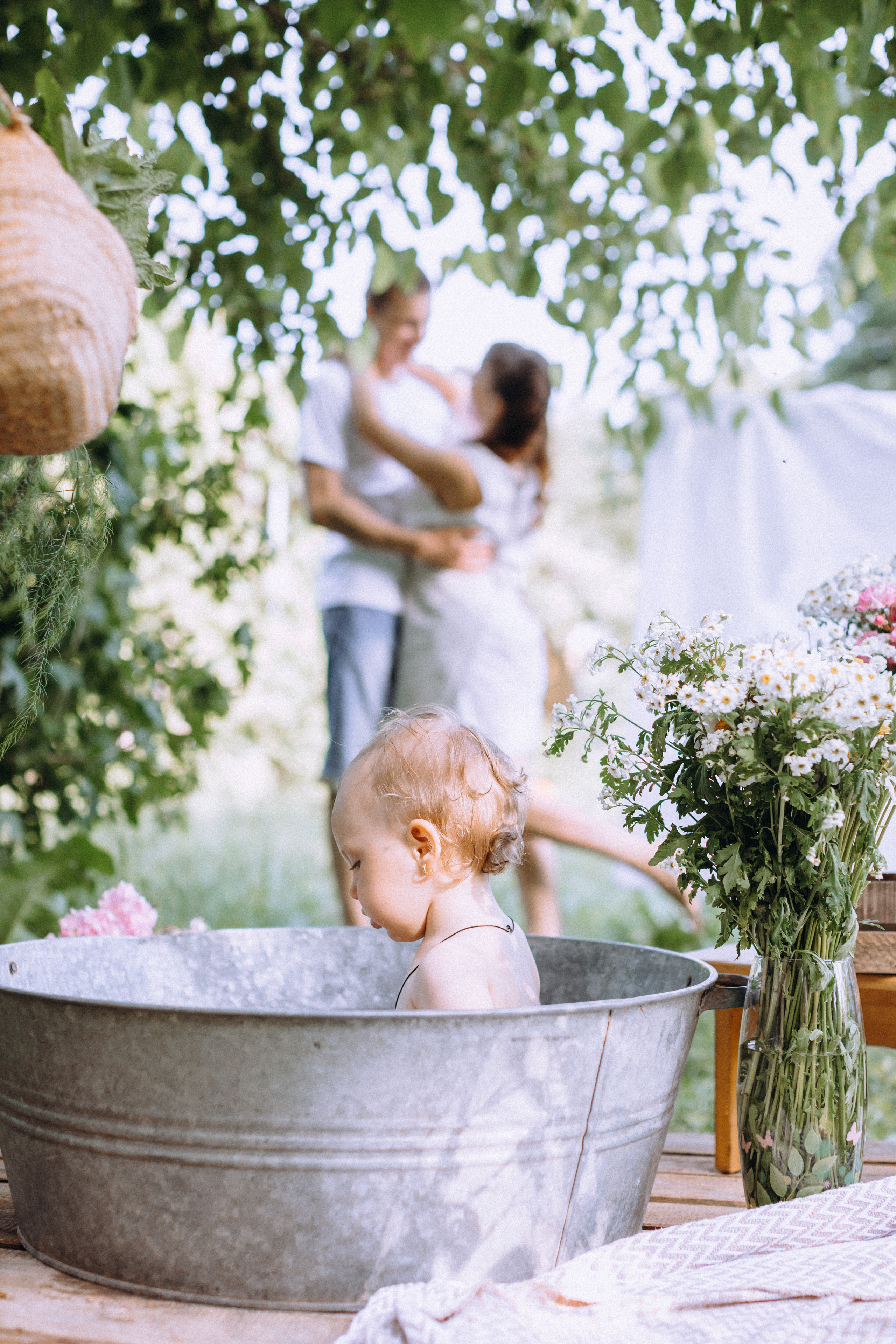 Bath in the garden. Портретний і сімейний фотограф Київ