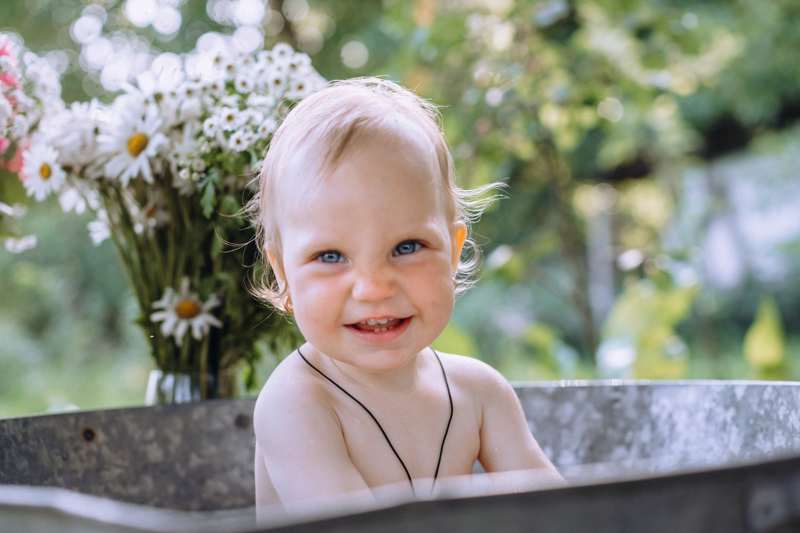 Bath in the garden. Портретний і сімейний фотограф Київ