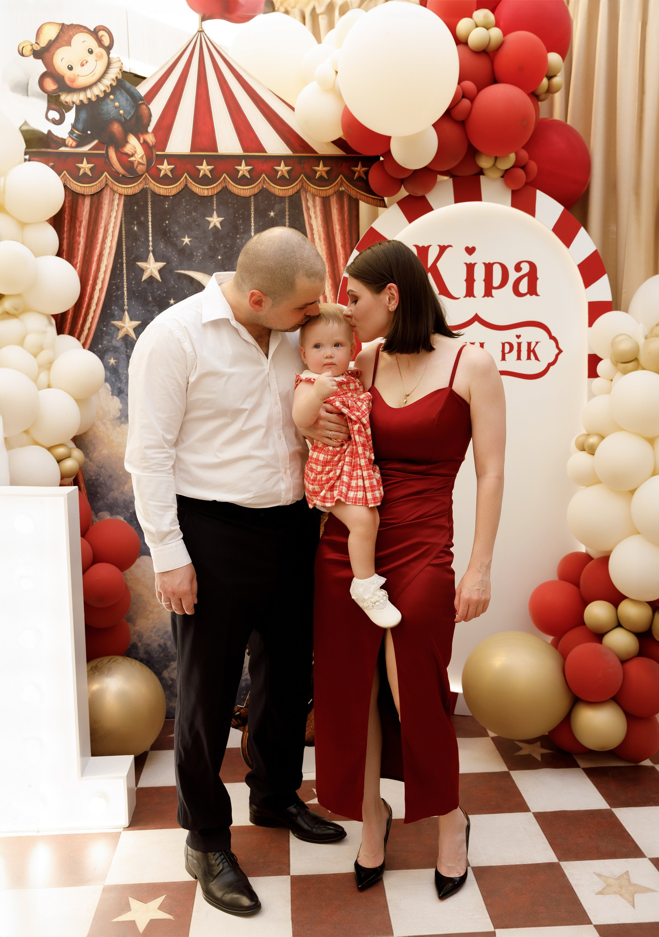 Кіра - 1 рік. Весільний та сімейний фотограф у Харкові Ткаченко Світлана