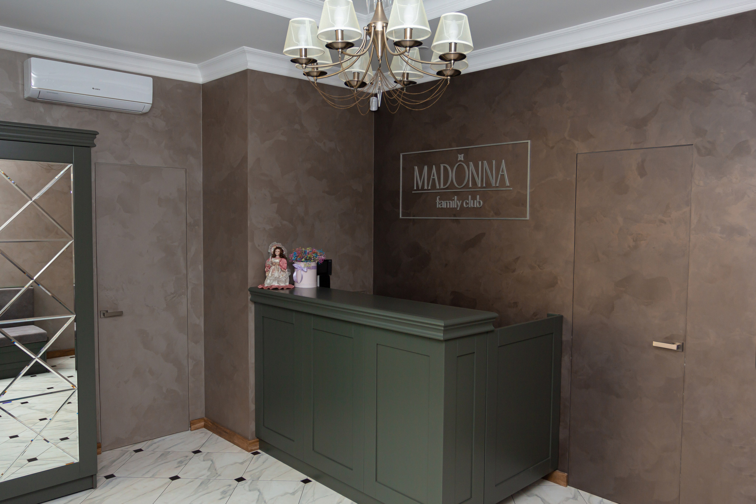 Interieur- & Raumfotografie für Unternehmen. Ein Fotografin, mit dem es angenehm zu arbeiten ist