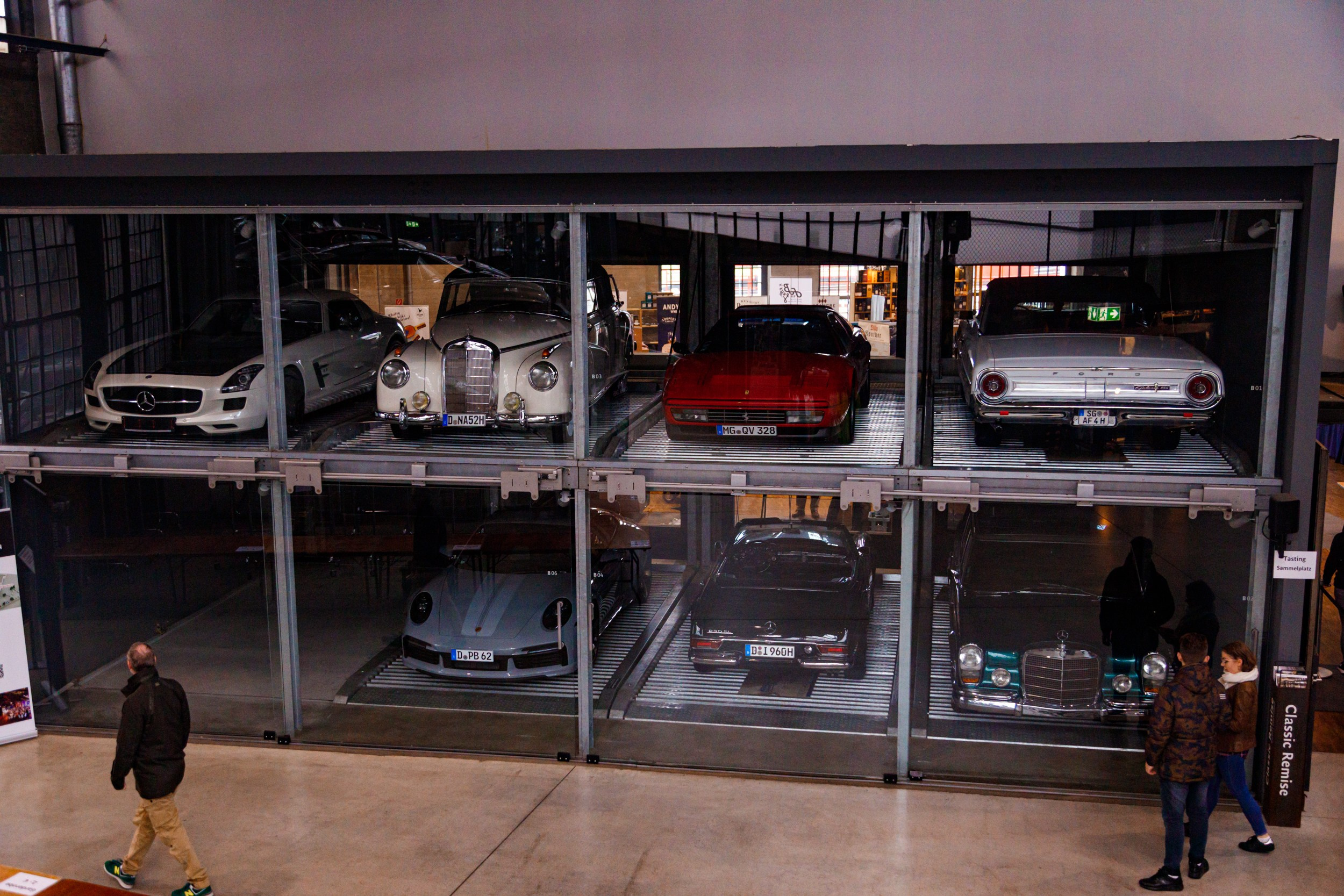 Classic Remise Düsseldorf. Ein Fotografin, mit dem es angenehm zu arbeiten ist