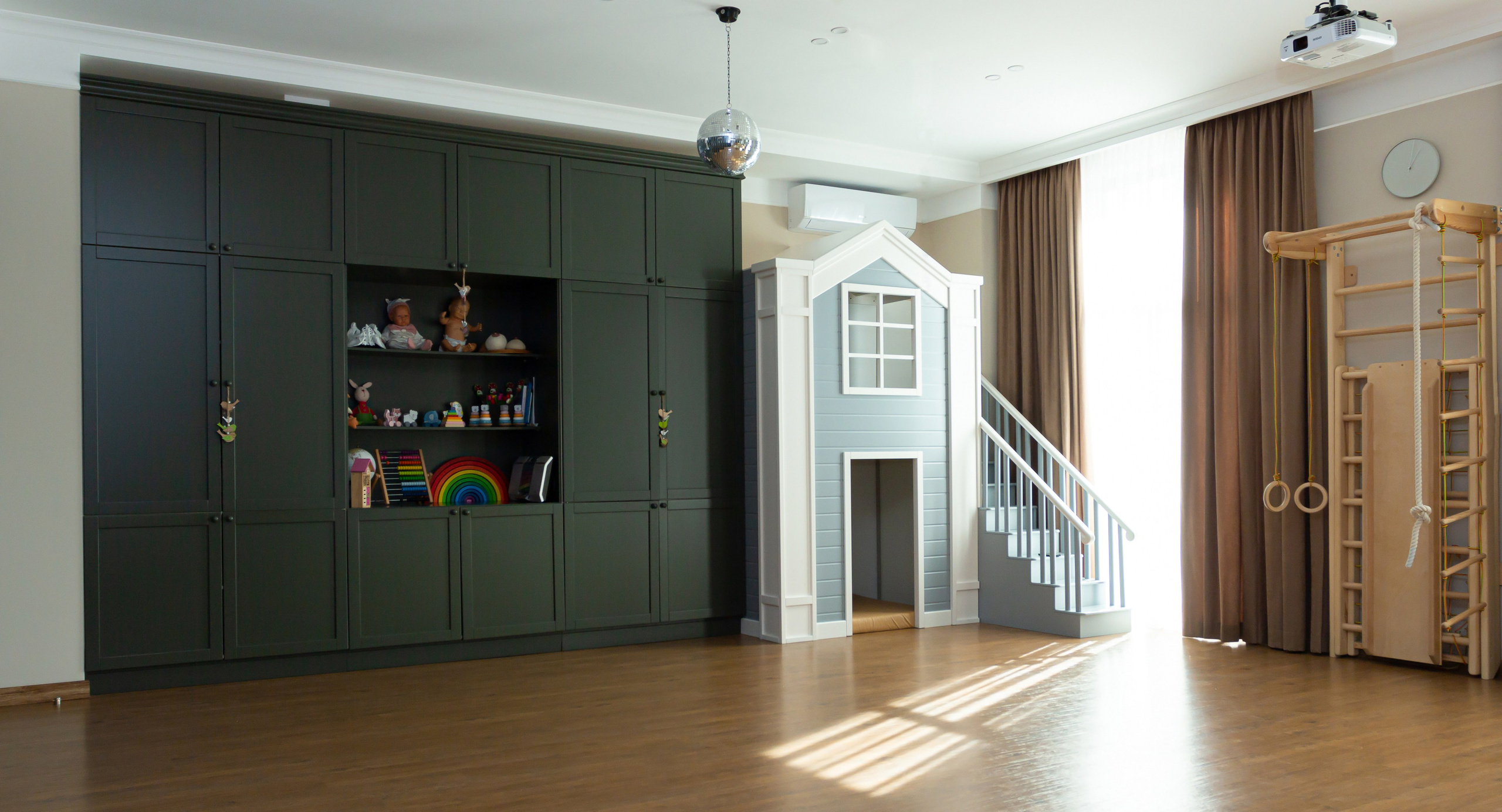 Interieur- & Raumfotografie für Unternehmen. Ein Fotografin, mit dem es angenehm zu arbeiten ist