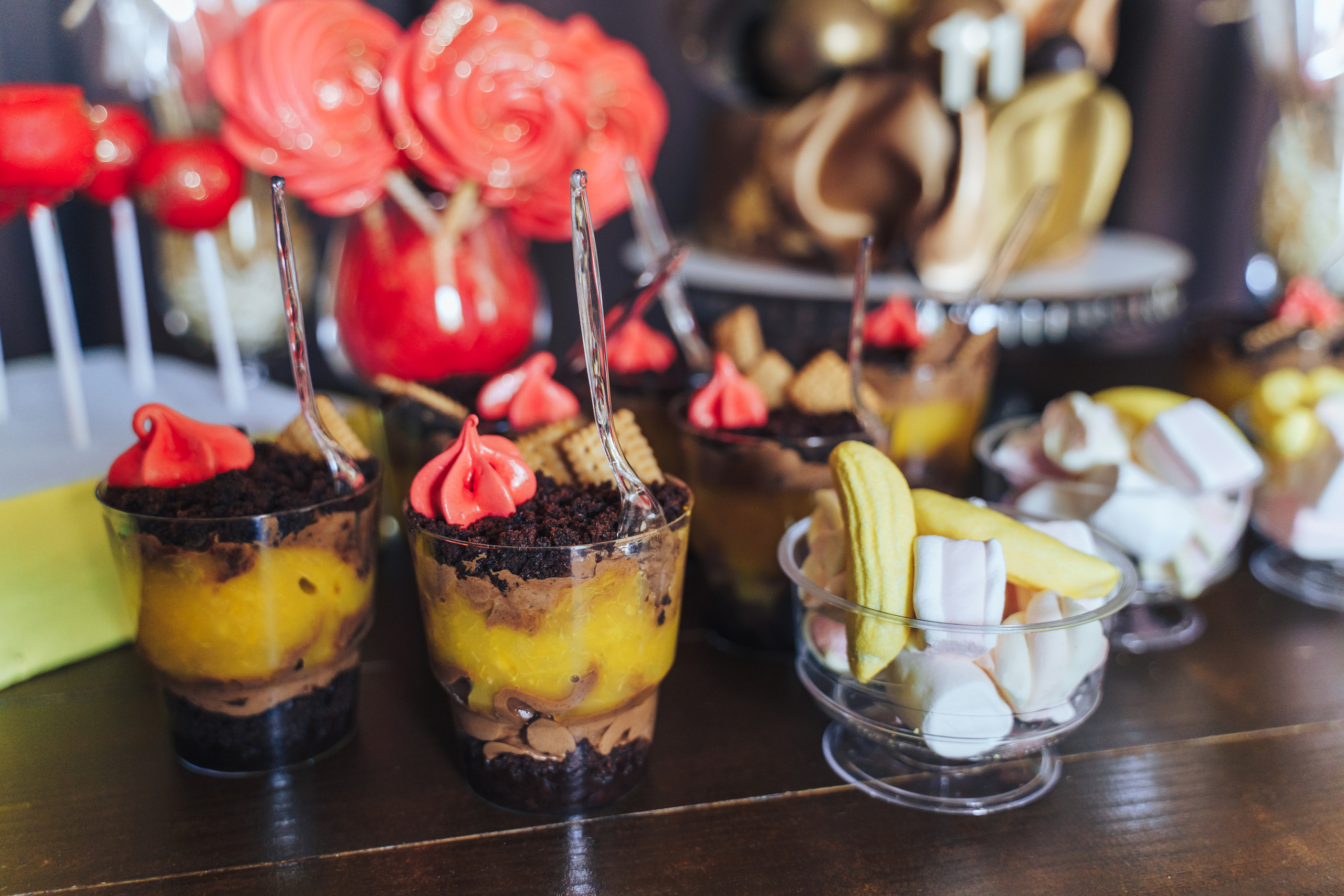 Teenage birthday party in the entertainment center. Photographer in London Daria Agafonova