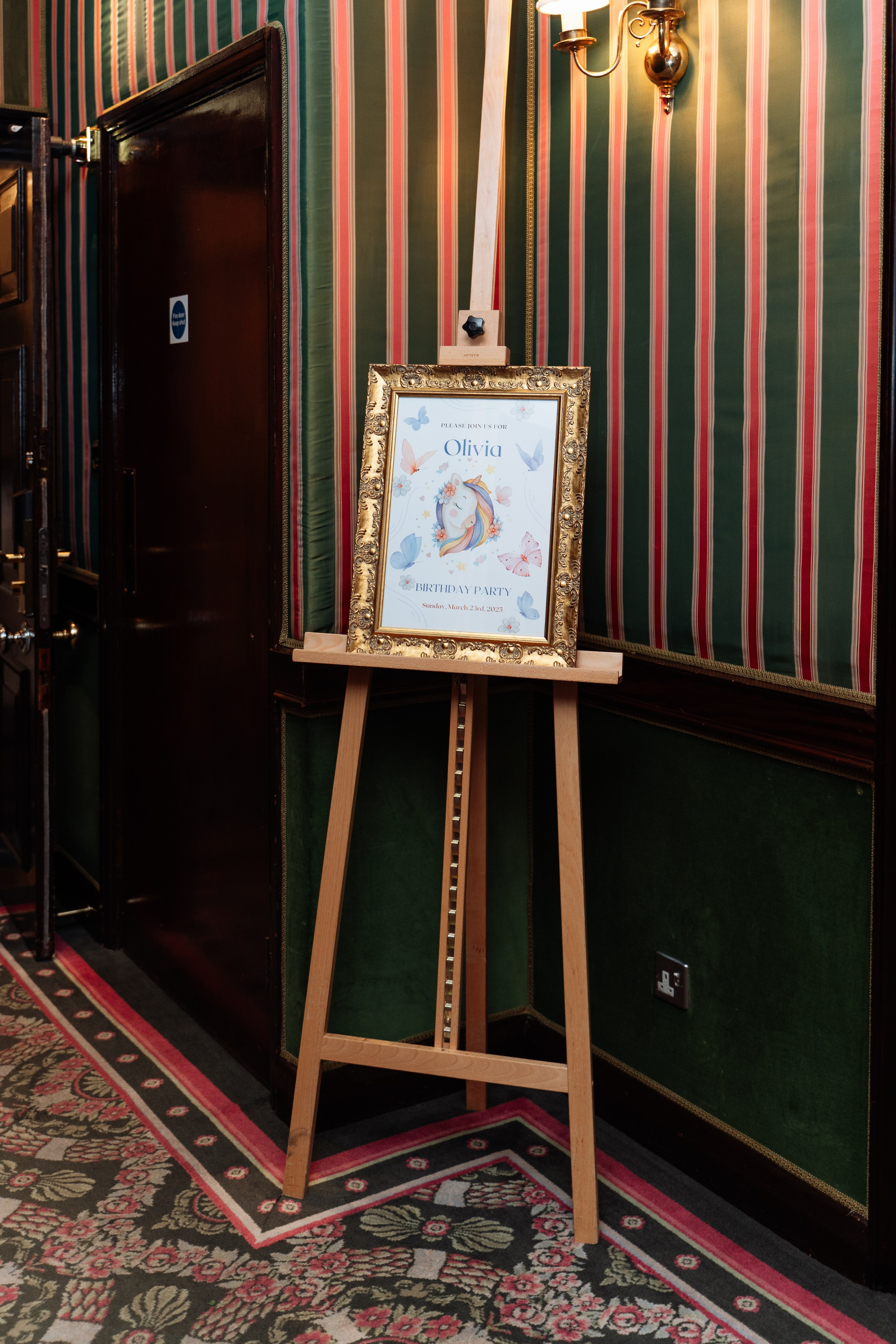 Peppa Pig Birthday party. Photographer in London Daria Agafonova