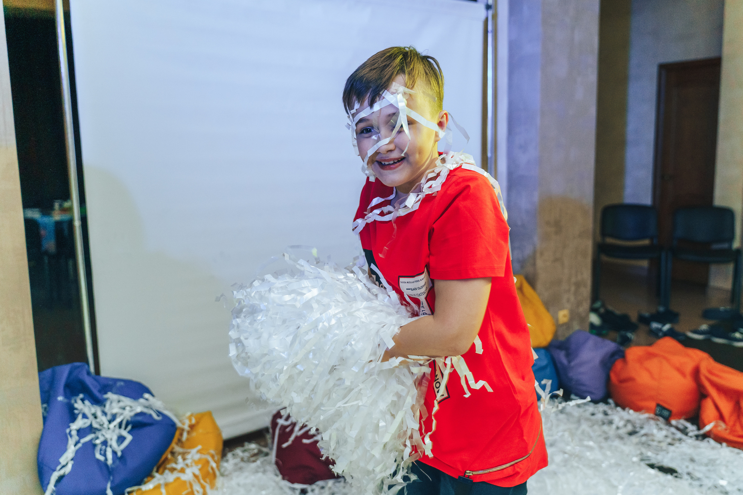 Teenage birthday party in the entertainment center. Photographer in London Daria Agafonova