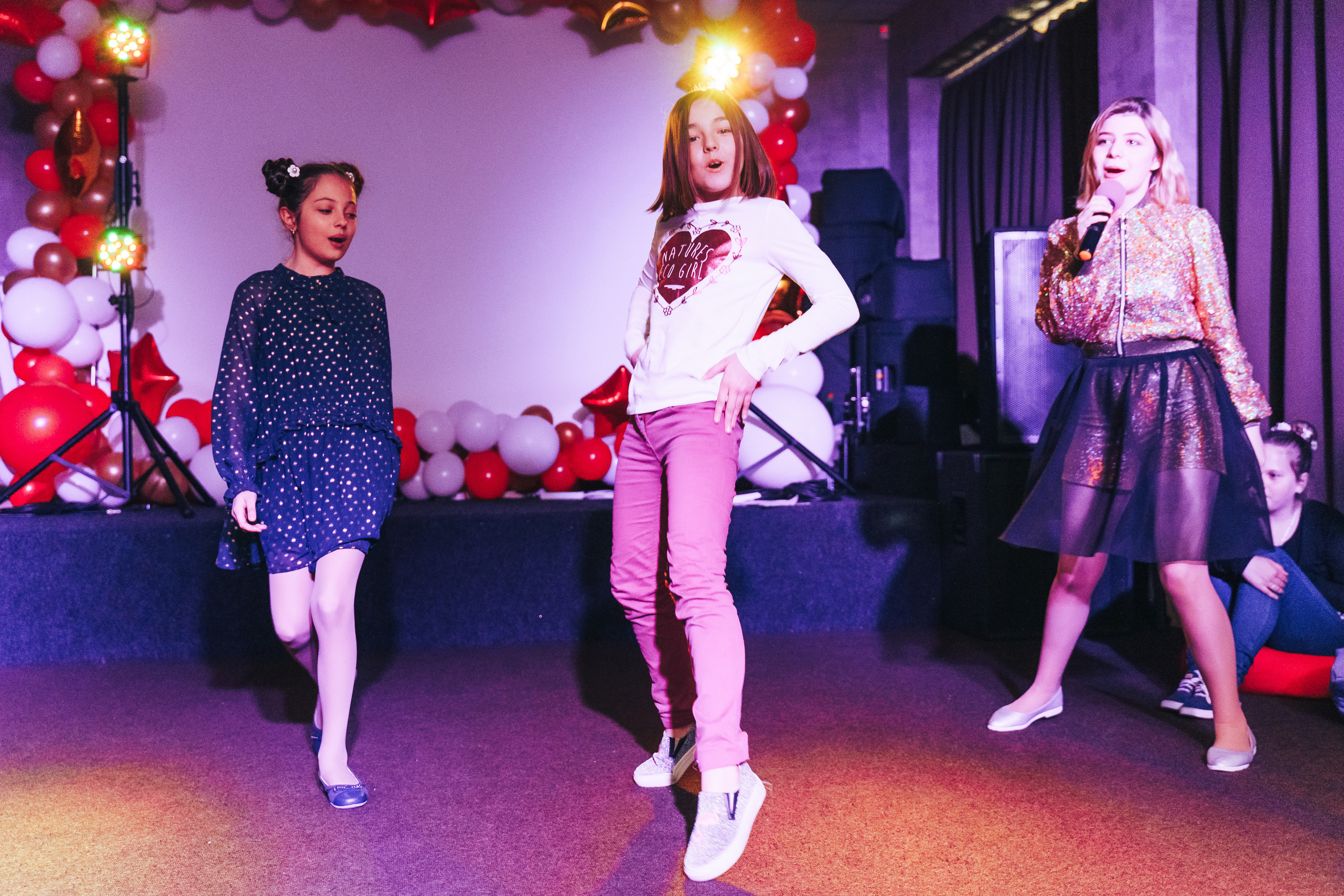 Teenage birthday party in the entertainment center. Photographer in London Daria Agafonova