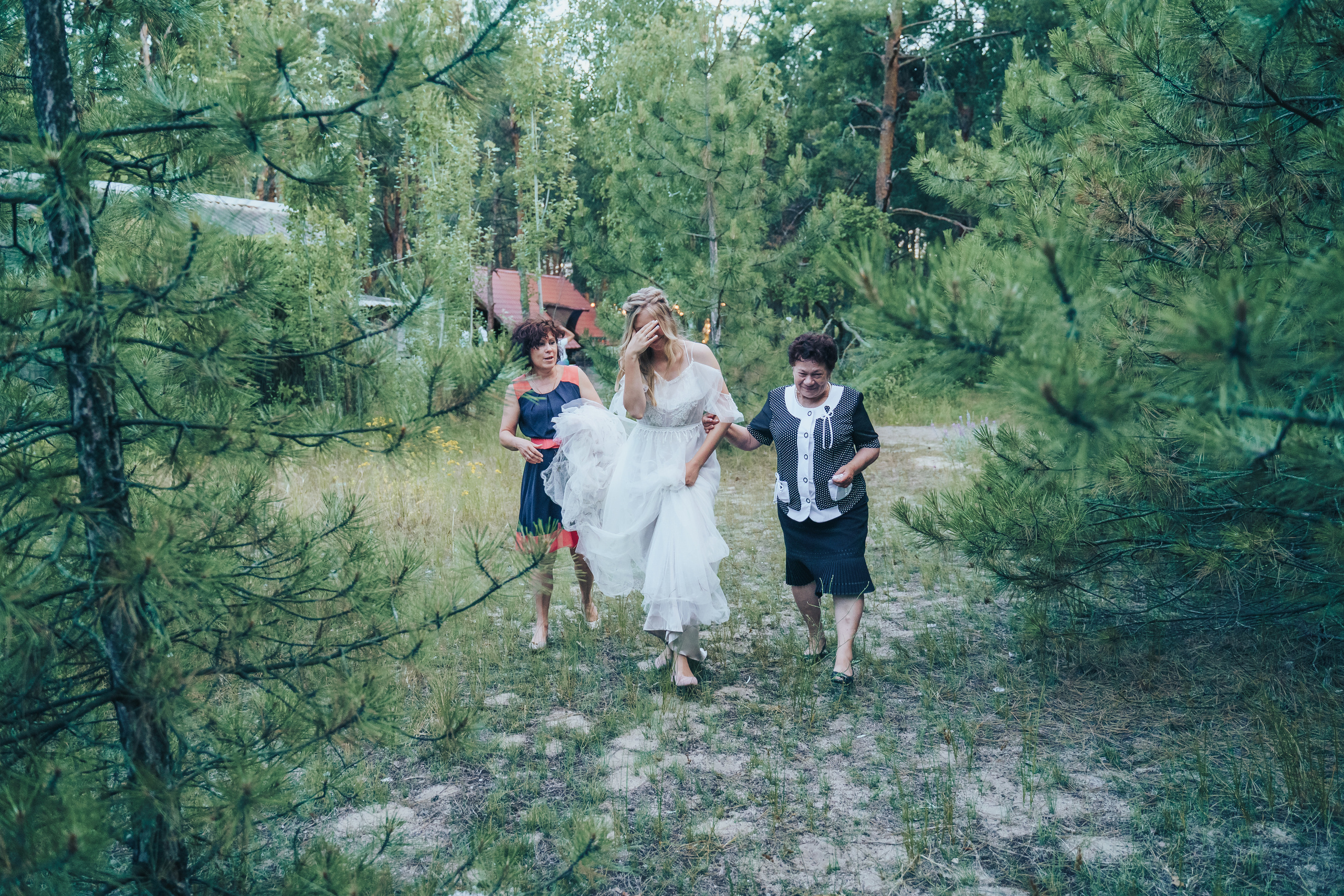Forest wedding. Maria and Oleksandr. Photographer in London Daria Agafonova