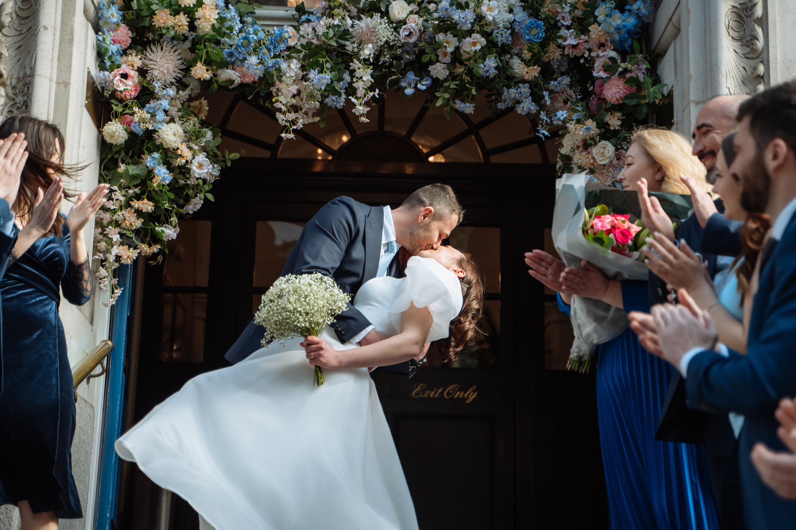 Kensington and Chelsea Register Office. Mia and Vlad. Photographer in London Daria Agafonova