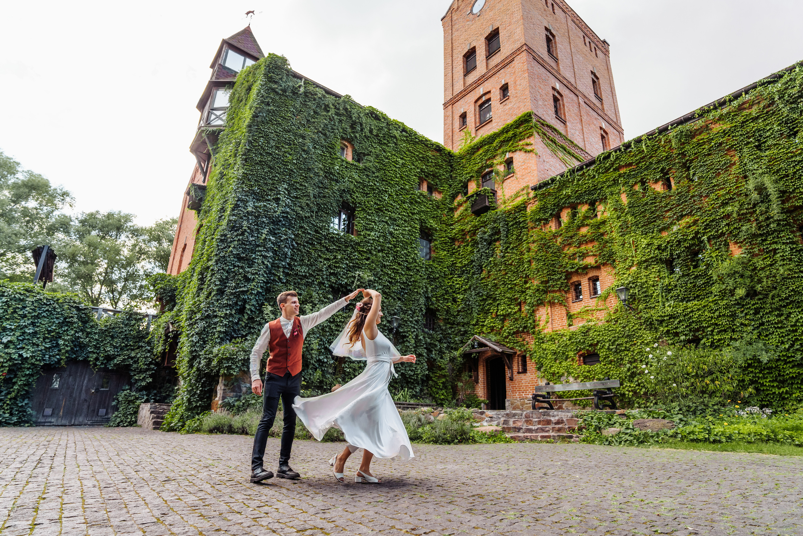 Castle wedding. Katya and Dima. Photographer in London Daria Agafonova