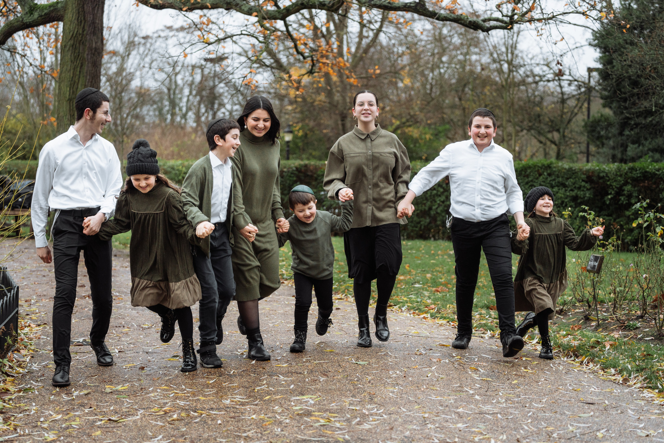 Big family — big love. Photographer in London Daria Agafonova