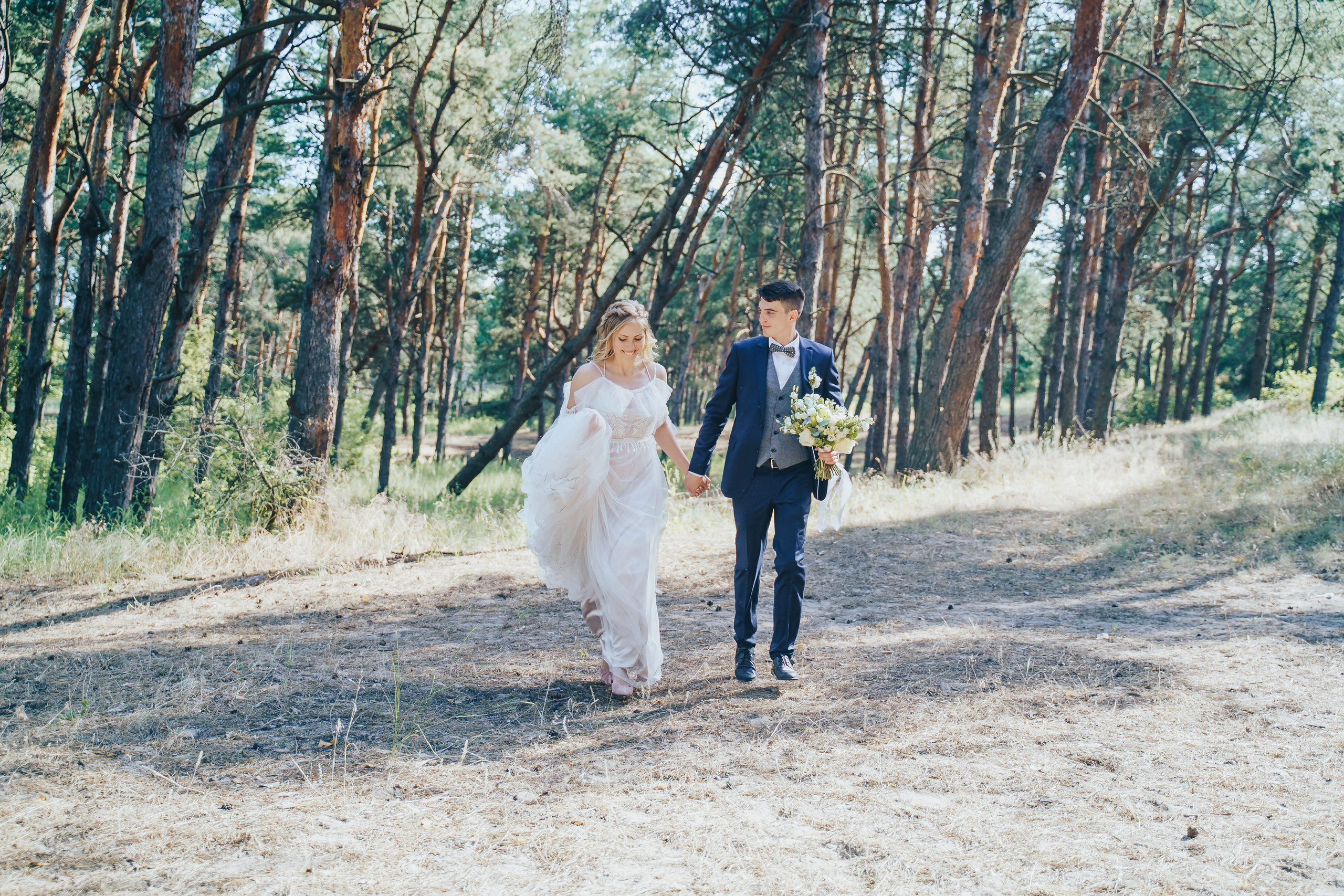 Forest wedding. Maria and Oleksandr. Photographer in London Daria Agafonova