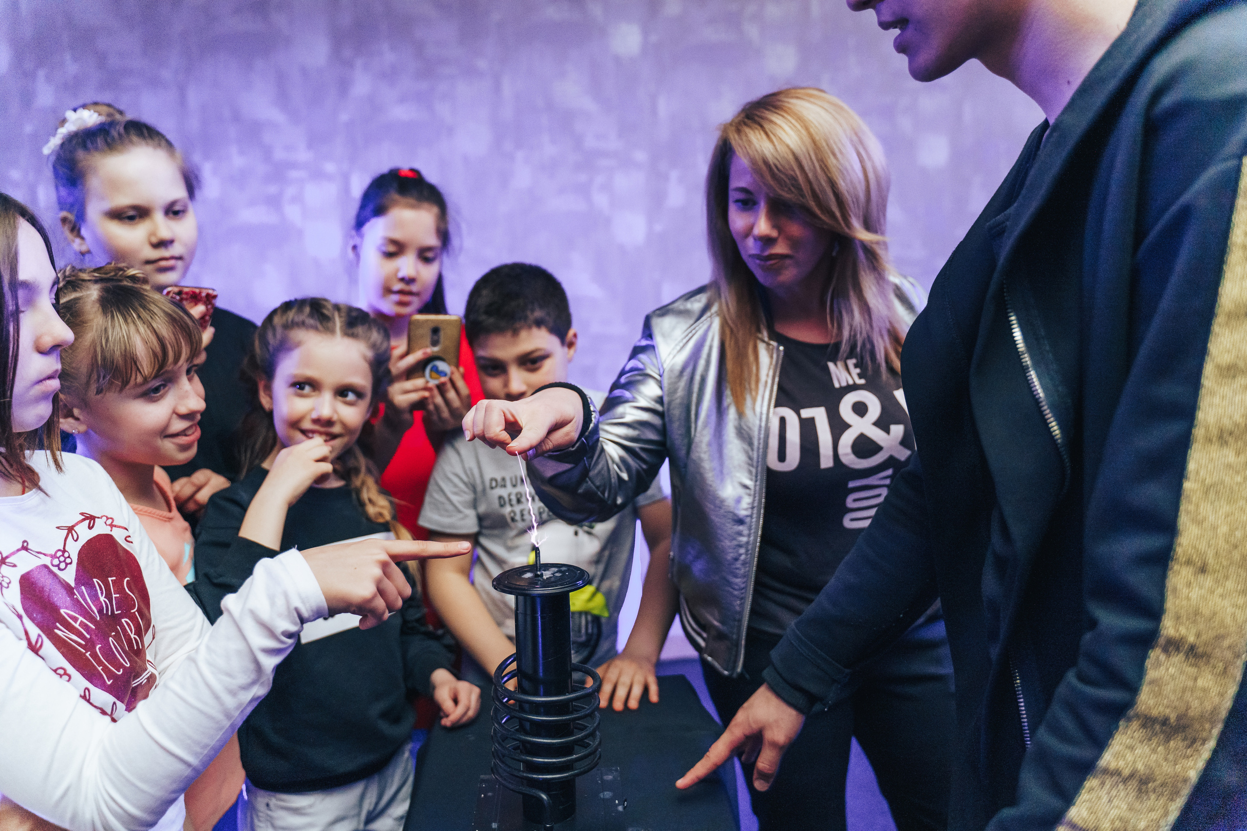 Teenage birthday party in the entertainment center. Photographer in London Daria Agafonova