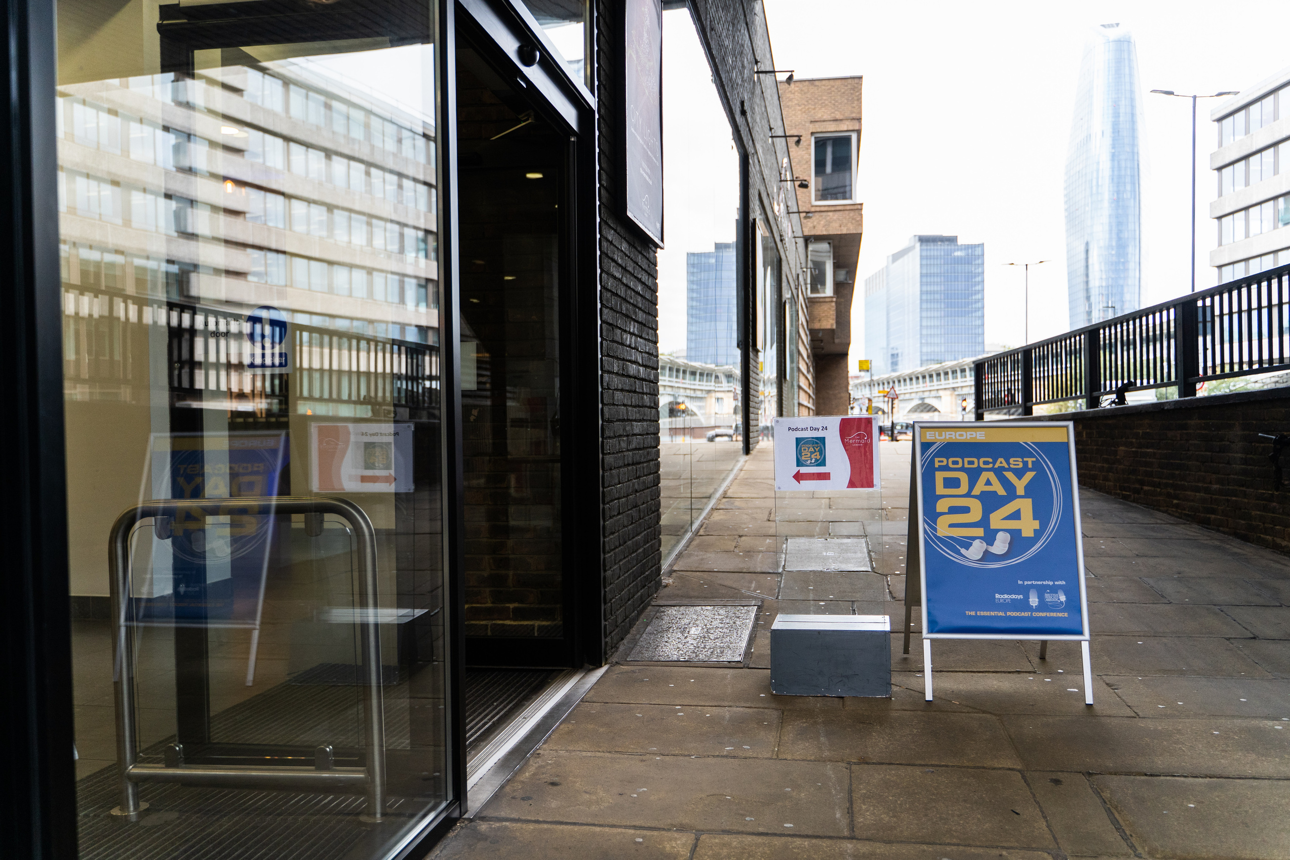 Podcast day 24. London. Photographer in London Daria Agafonova