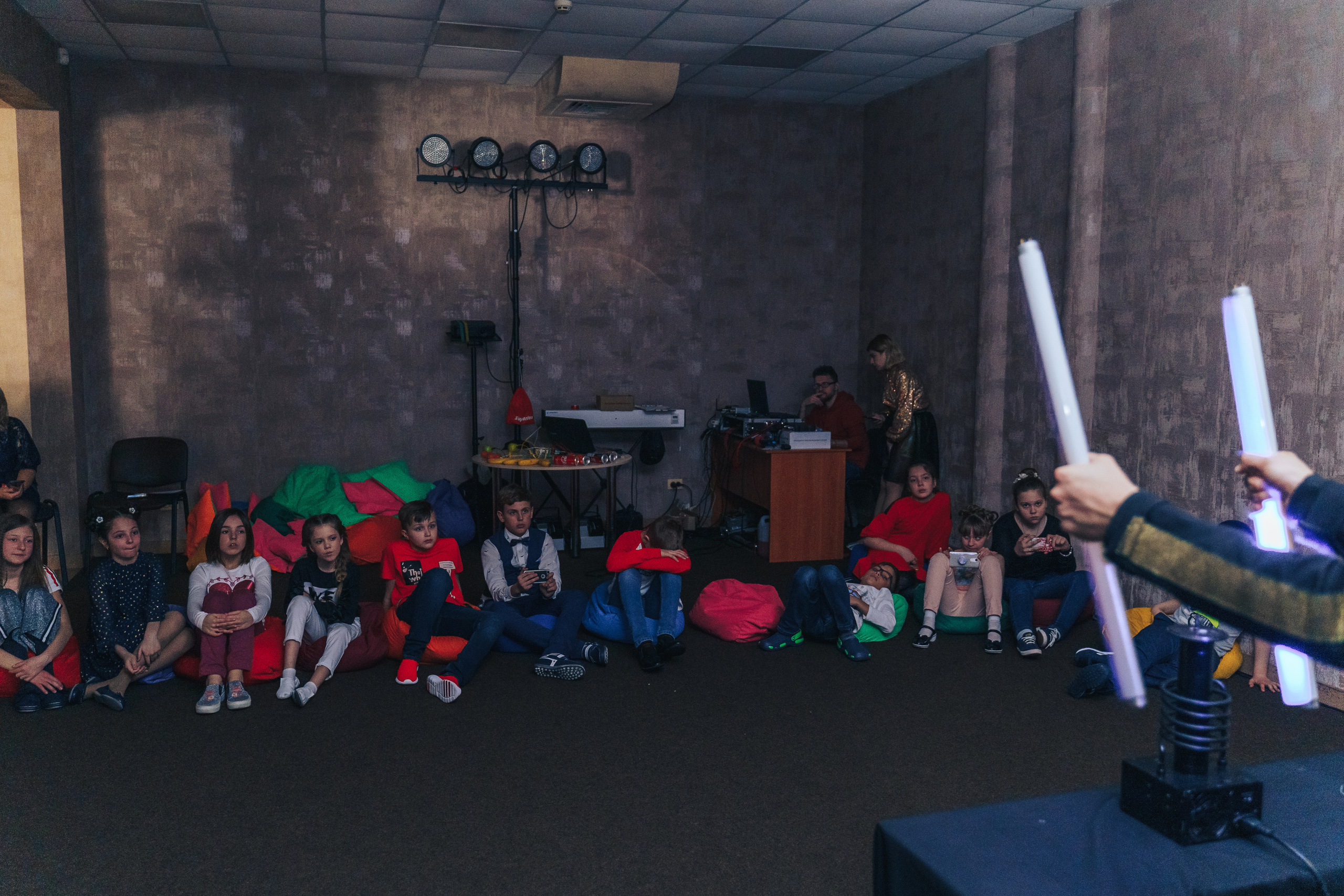Teenage birthday party in the entertainment center. Photographer in London Daria Agafonova
