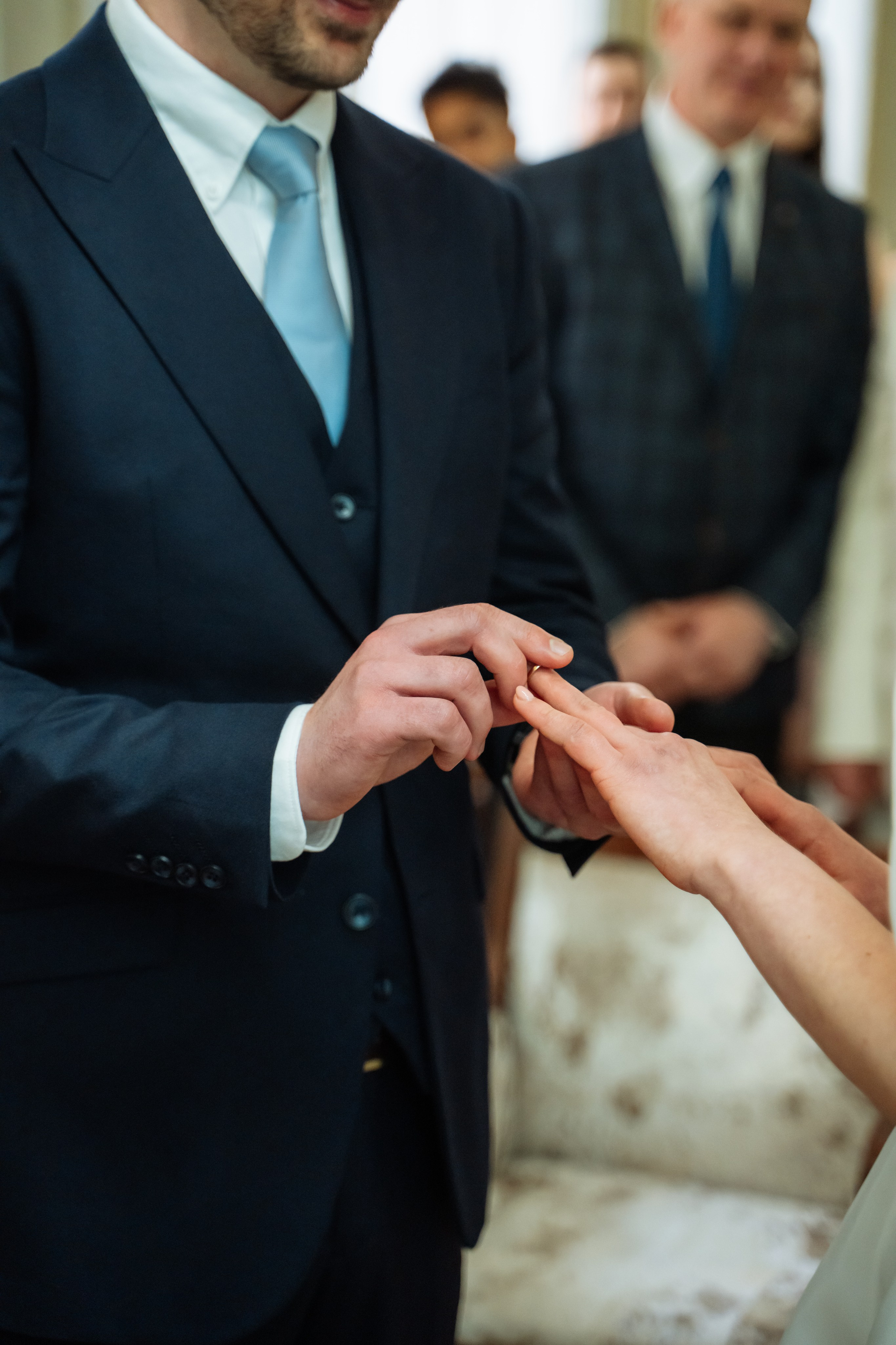 Kensington and Chelsea Register Office. Mia and Vlad. Photographer in London Daria Agafonova