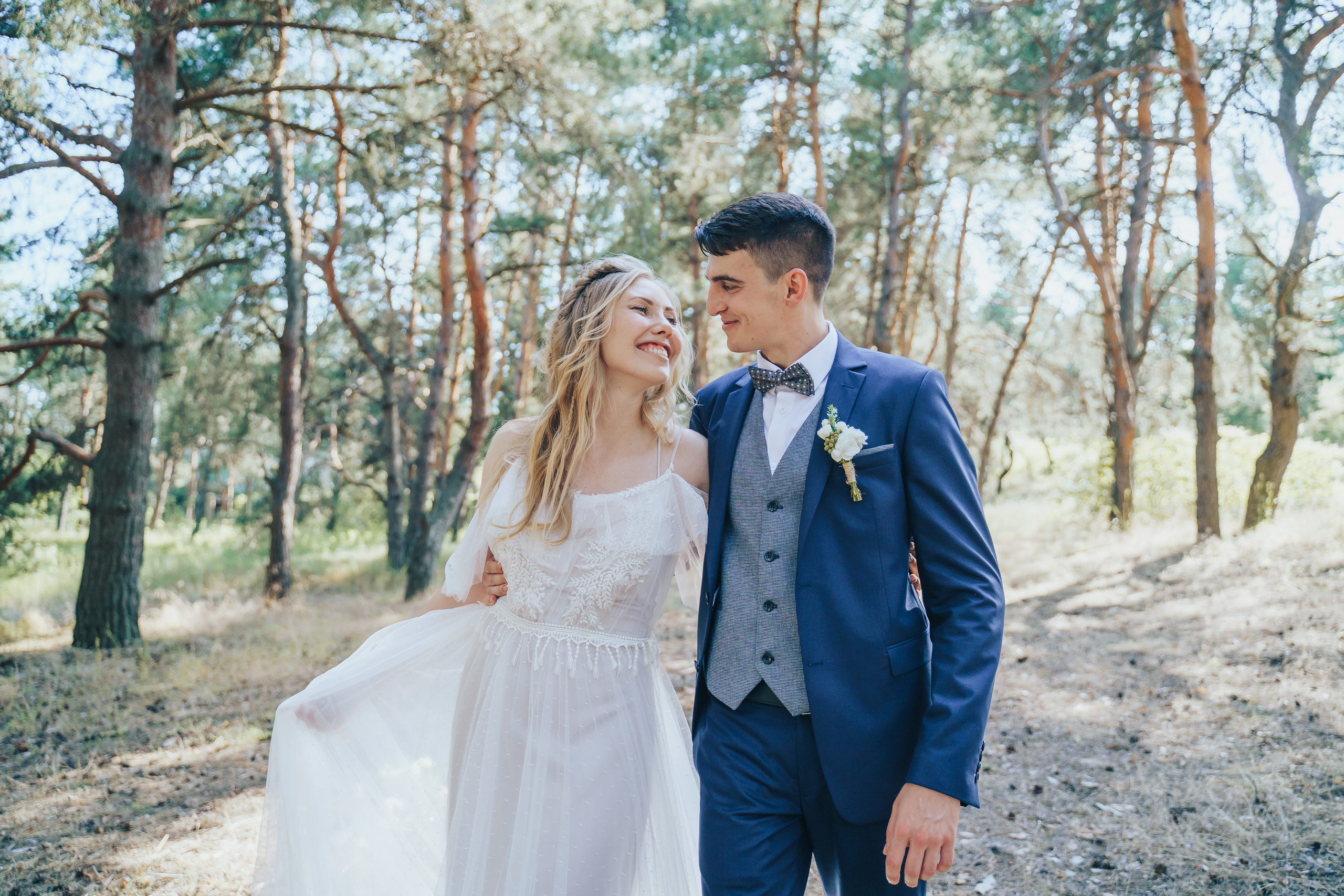 Forest wedding. Maria and Oleksandr. Photographer in London Daria Agafonova