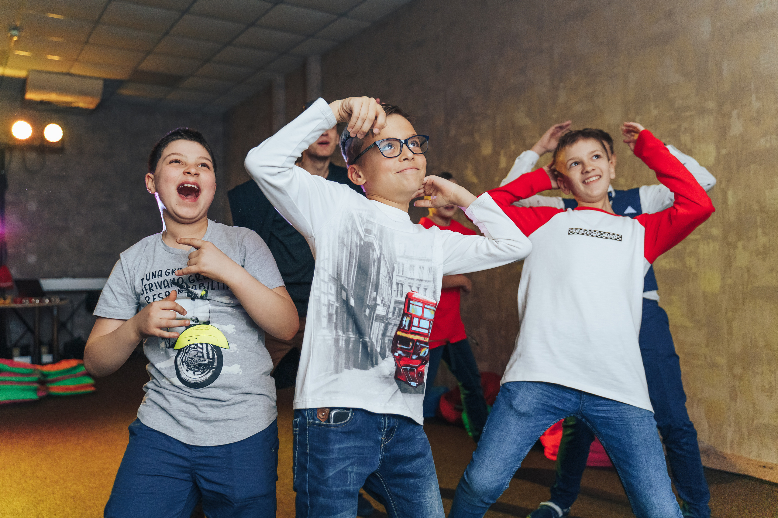 Teenage birthday party in the entertainment center. Photographer in London Daria Agafonova