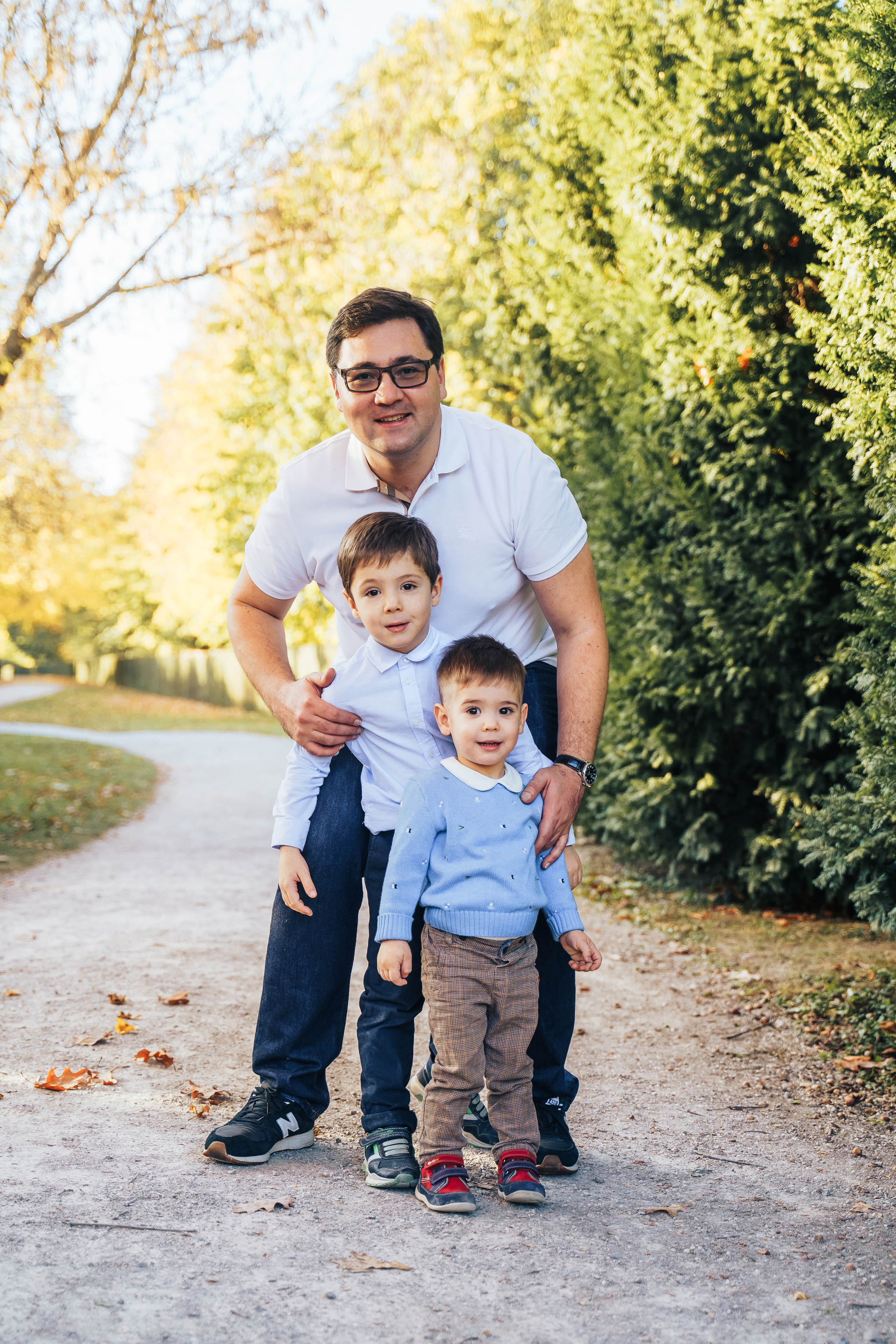 Family walking. Photographer in London Daria Agafonova