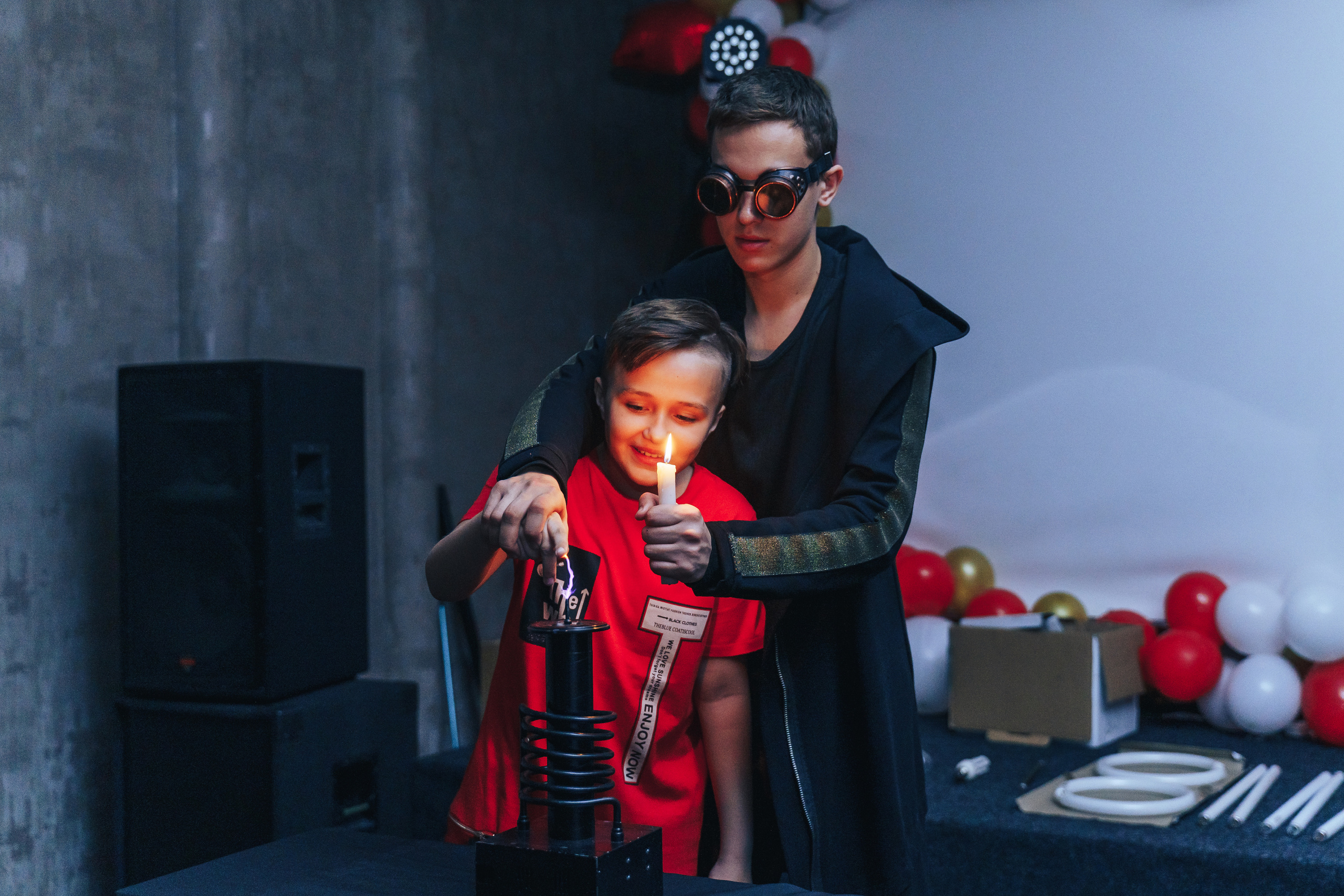 Teenage birthday party in the entertainment center. Photographer in London Daria Agafonova