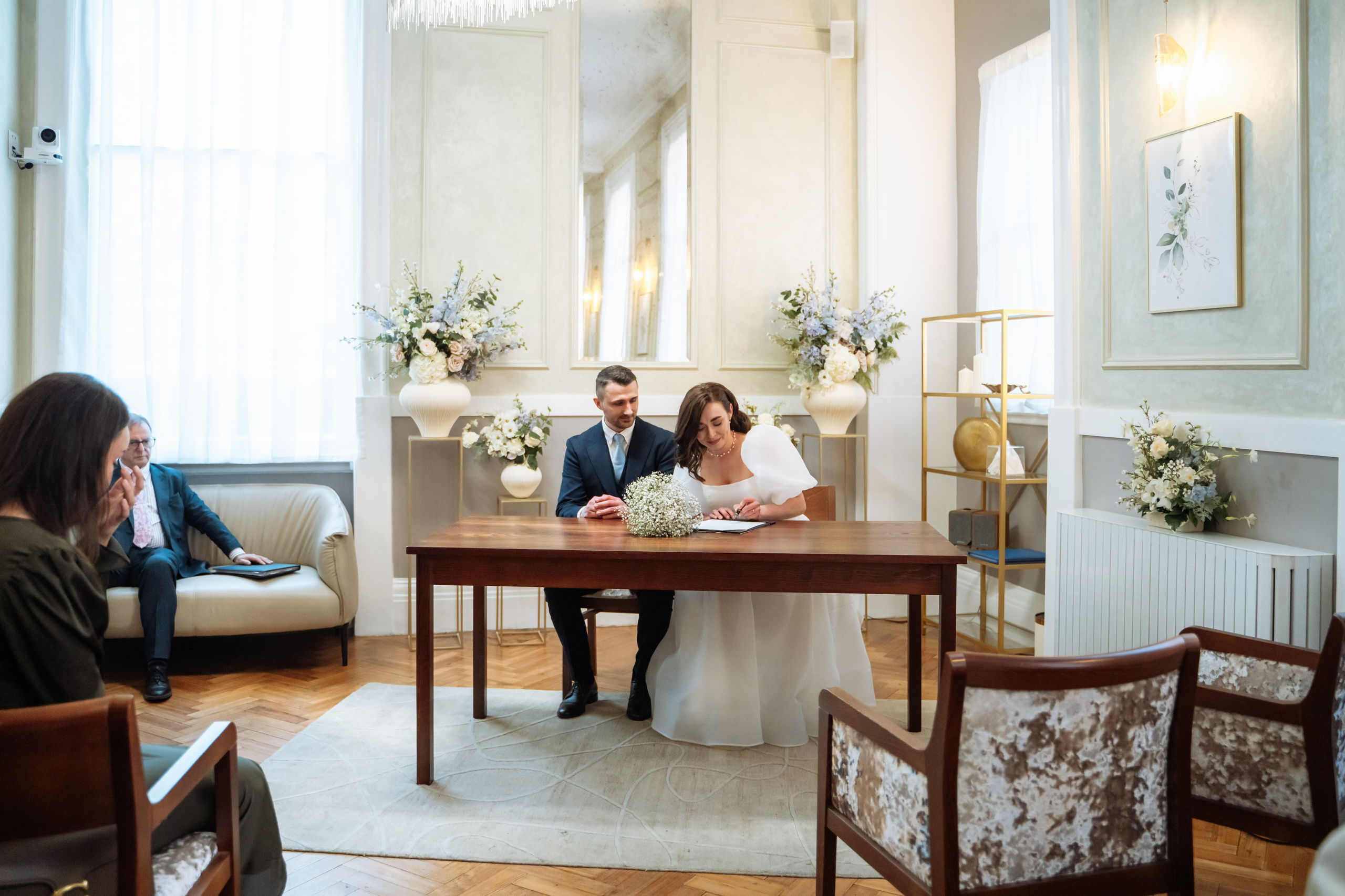 Kensington and Chelsea Register Office. Mia and Vlad. Photographer in London Daria Agafonova