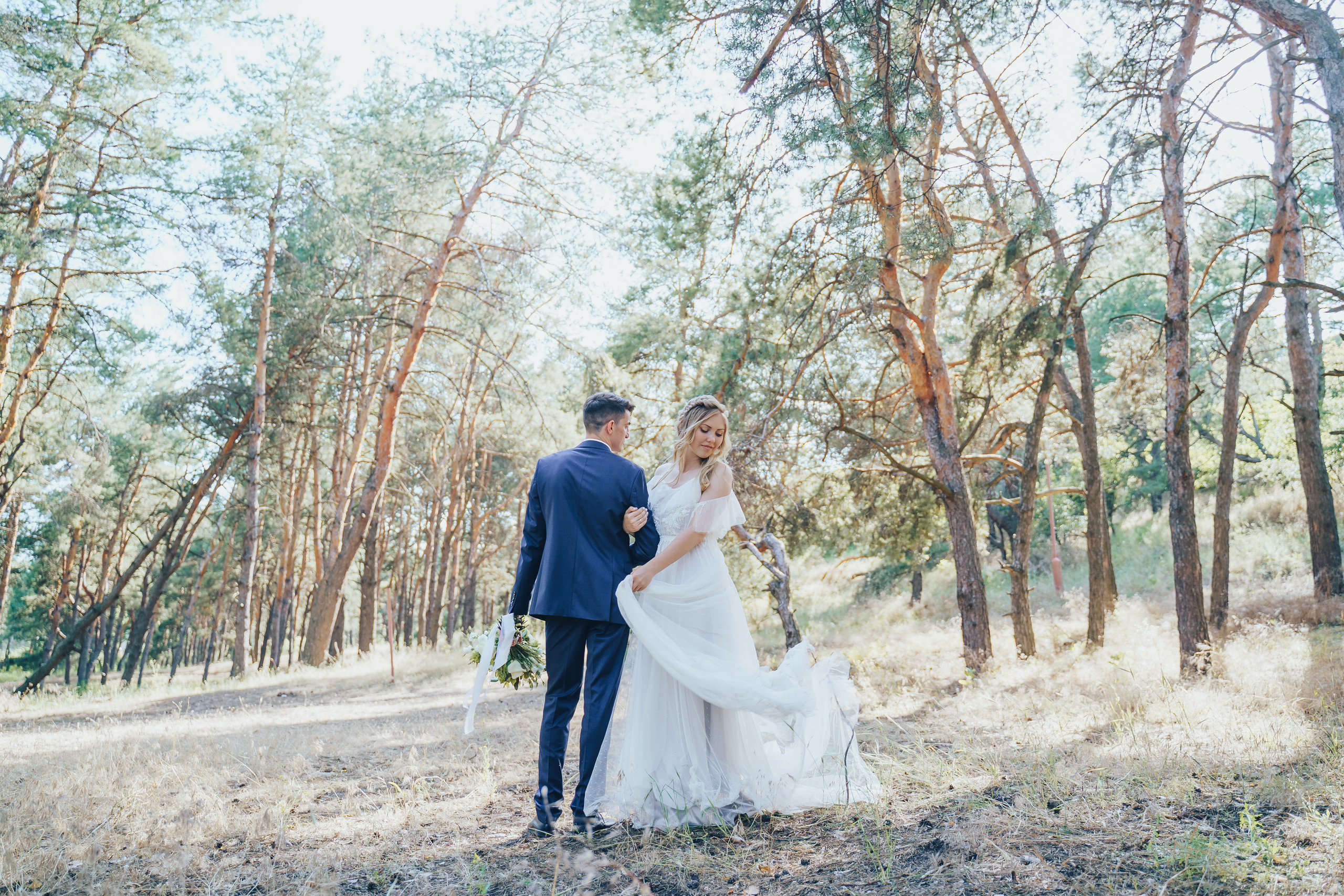 Forest wedding. Maria and Oleksandr. Photographer in London Daria Agafonova