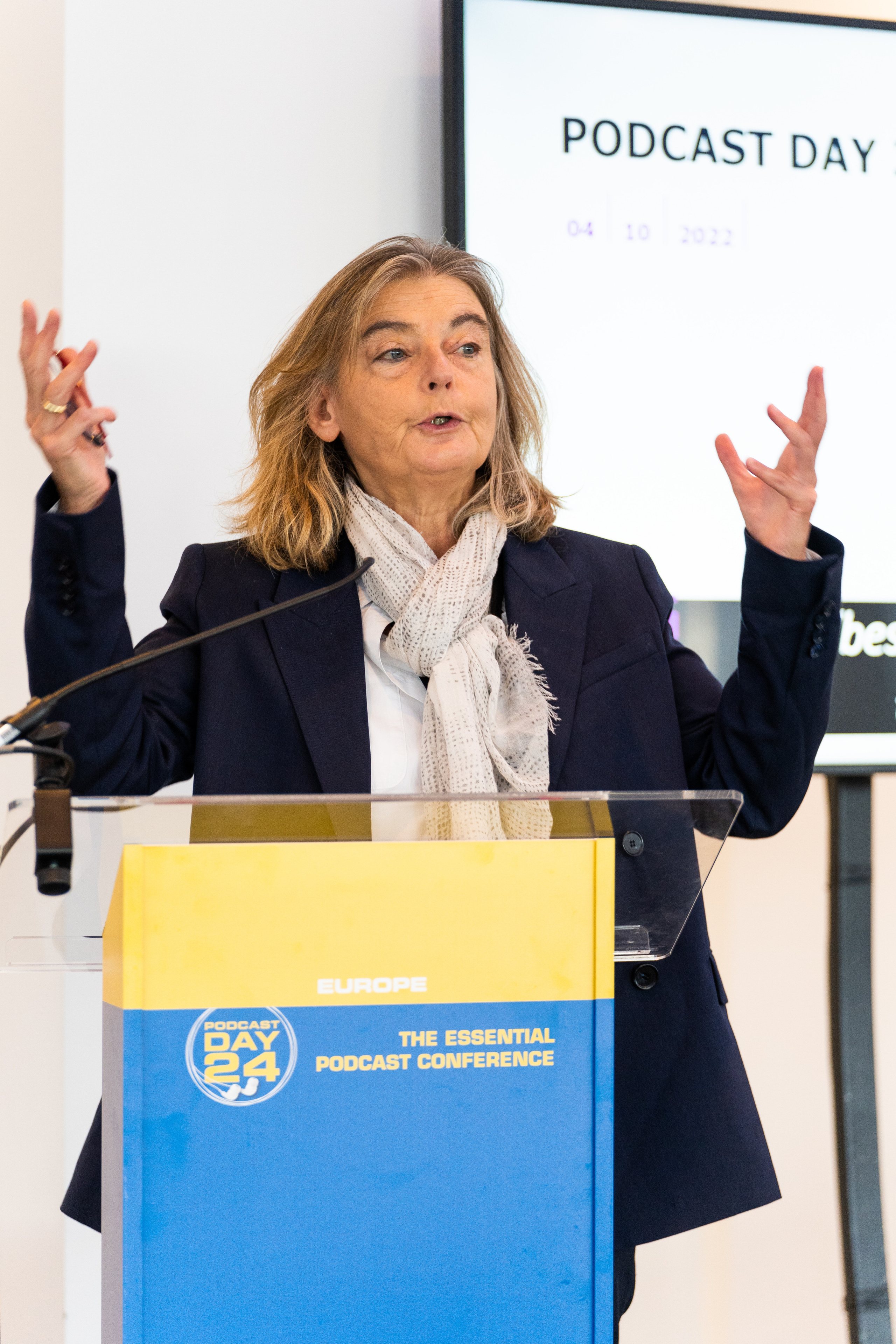 Podcast day 24. London. Photographer in London Daria Agafonova