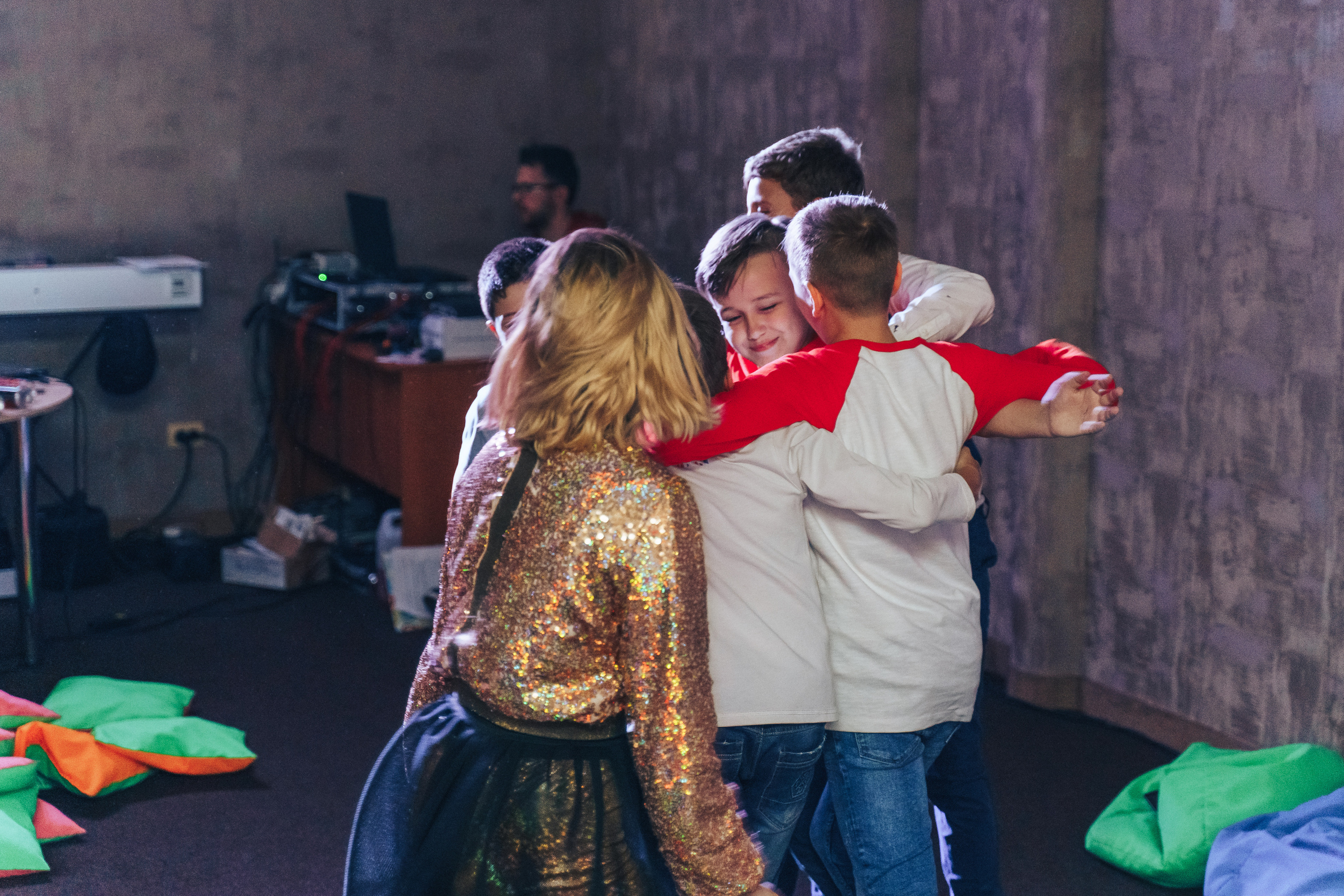 Teenage birthday party in the entertainment center. Photographer in London Daria Agafonova