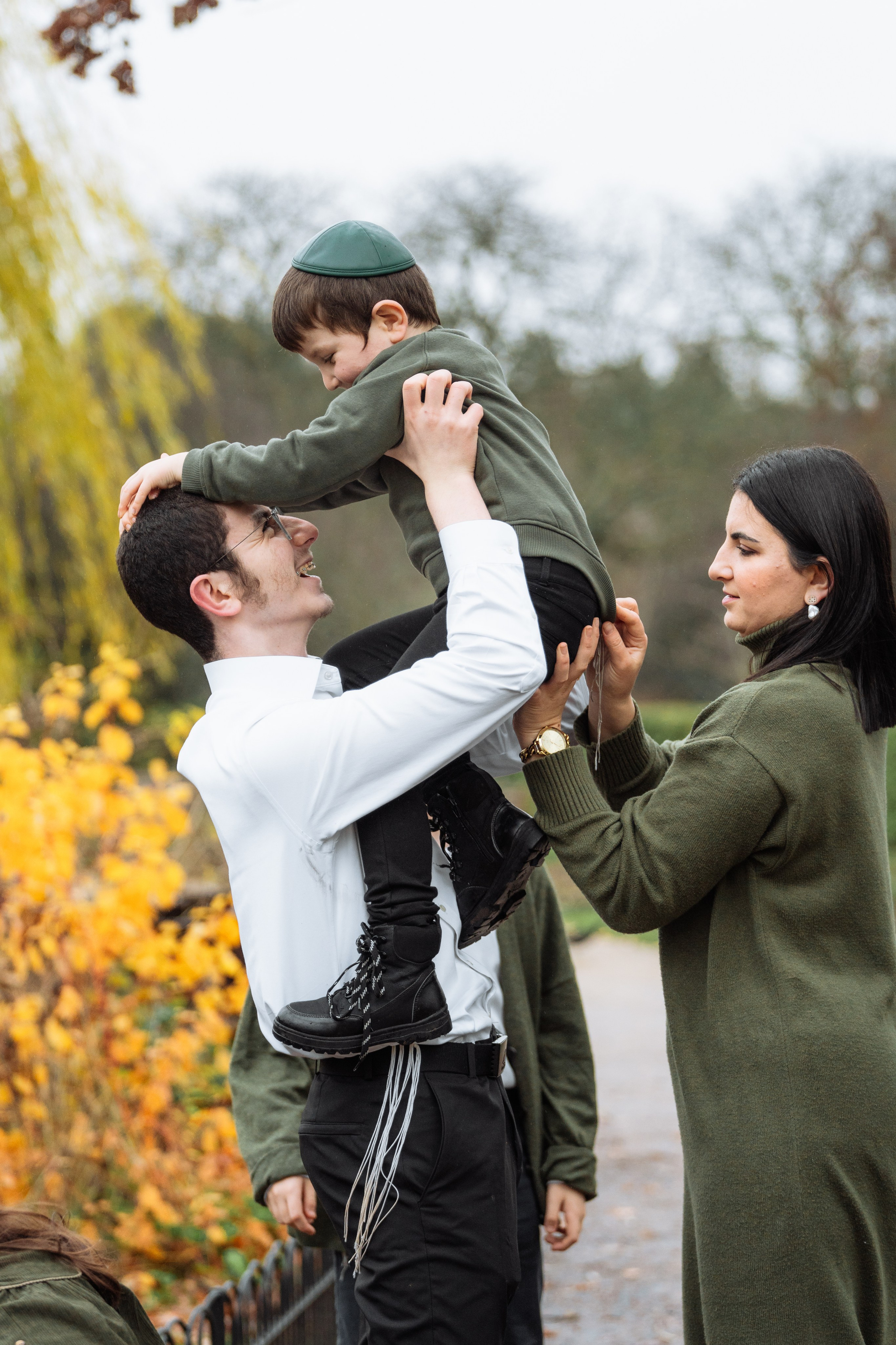 Big family — big love. Photographer in London Daria Agafonova