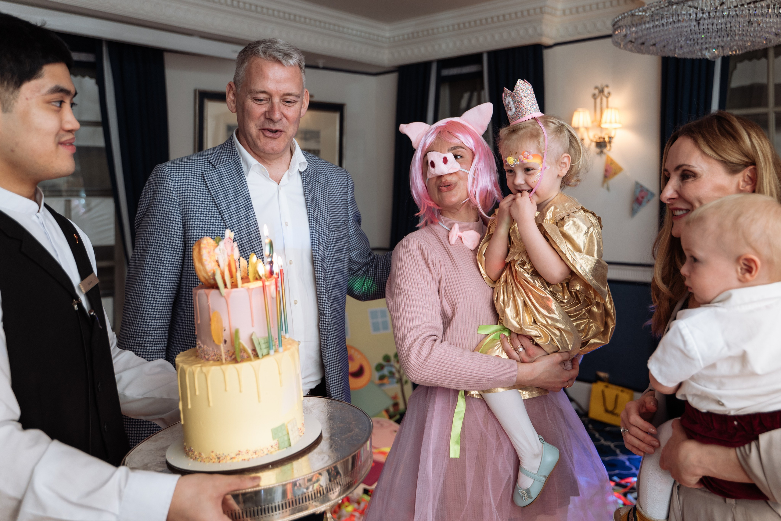 Peppa Pig Birthday party. Photographer in London Daria Agafonova