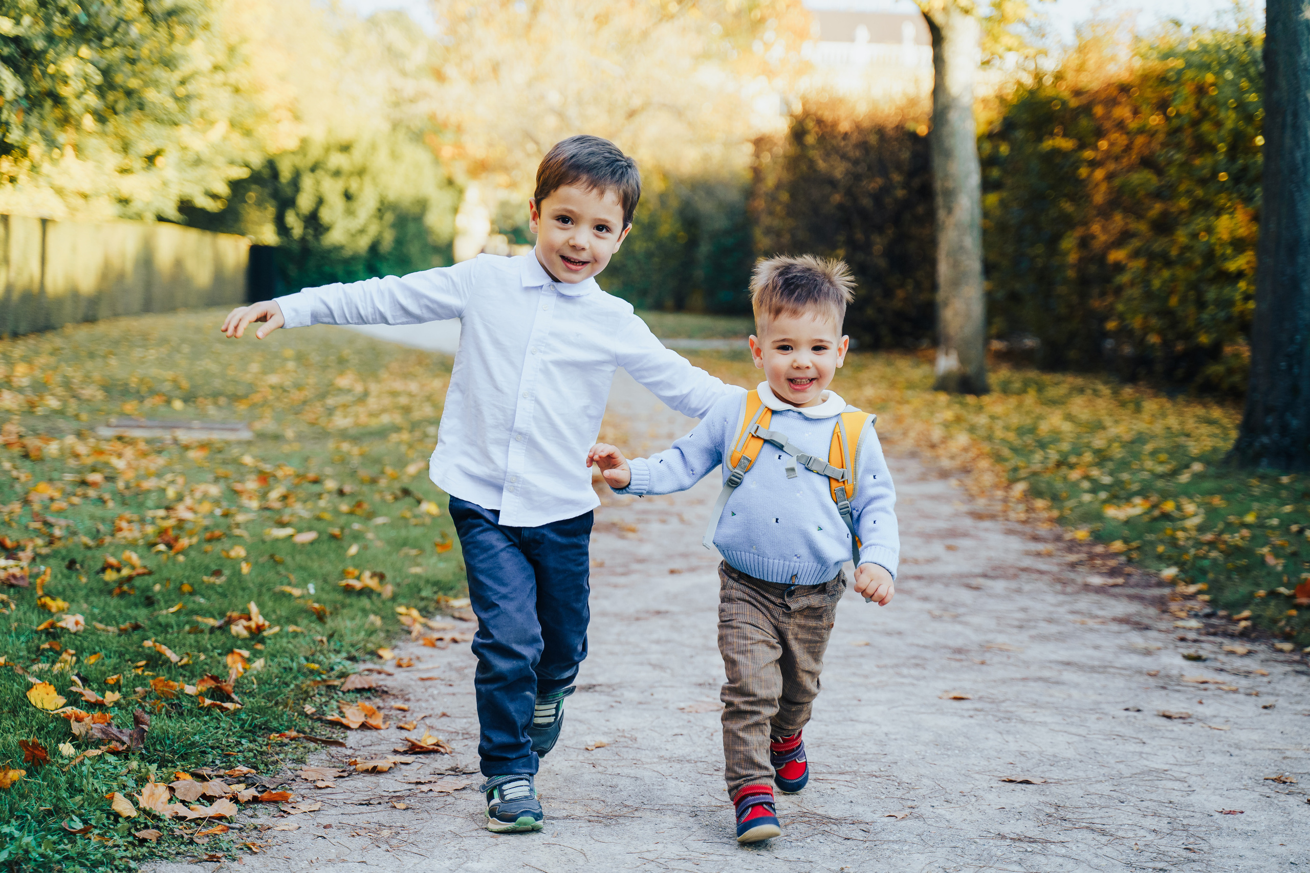 Family walking. Photographer in London Daria Agafonova