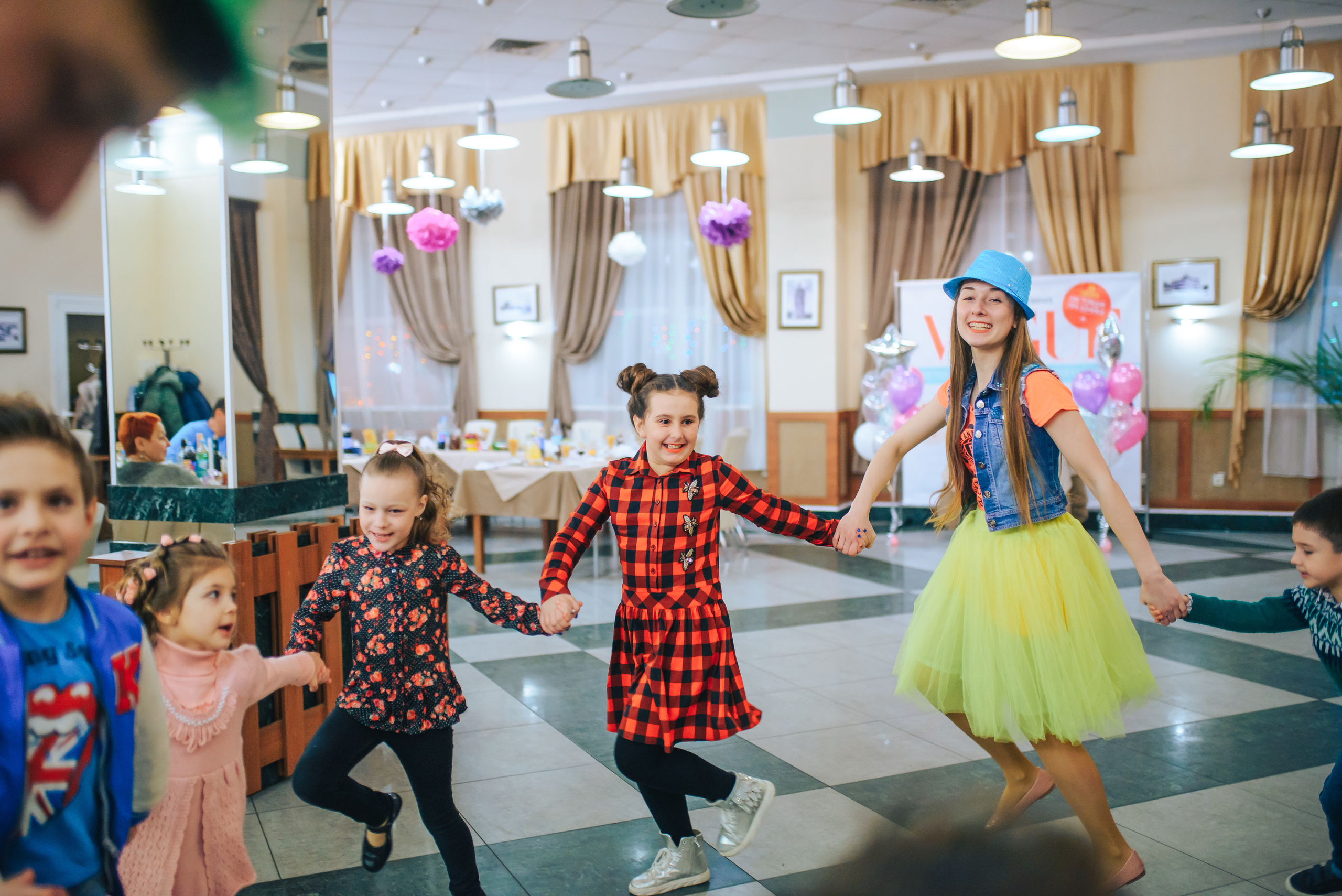 Partying hard. Photographer in London Daria Agafonova