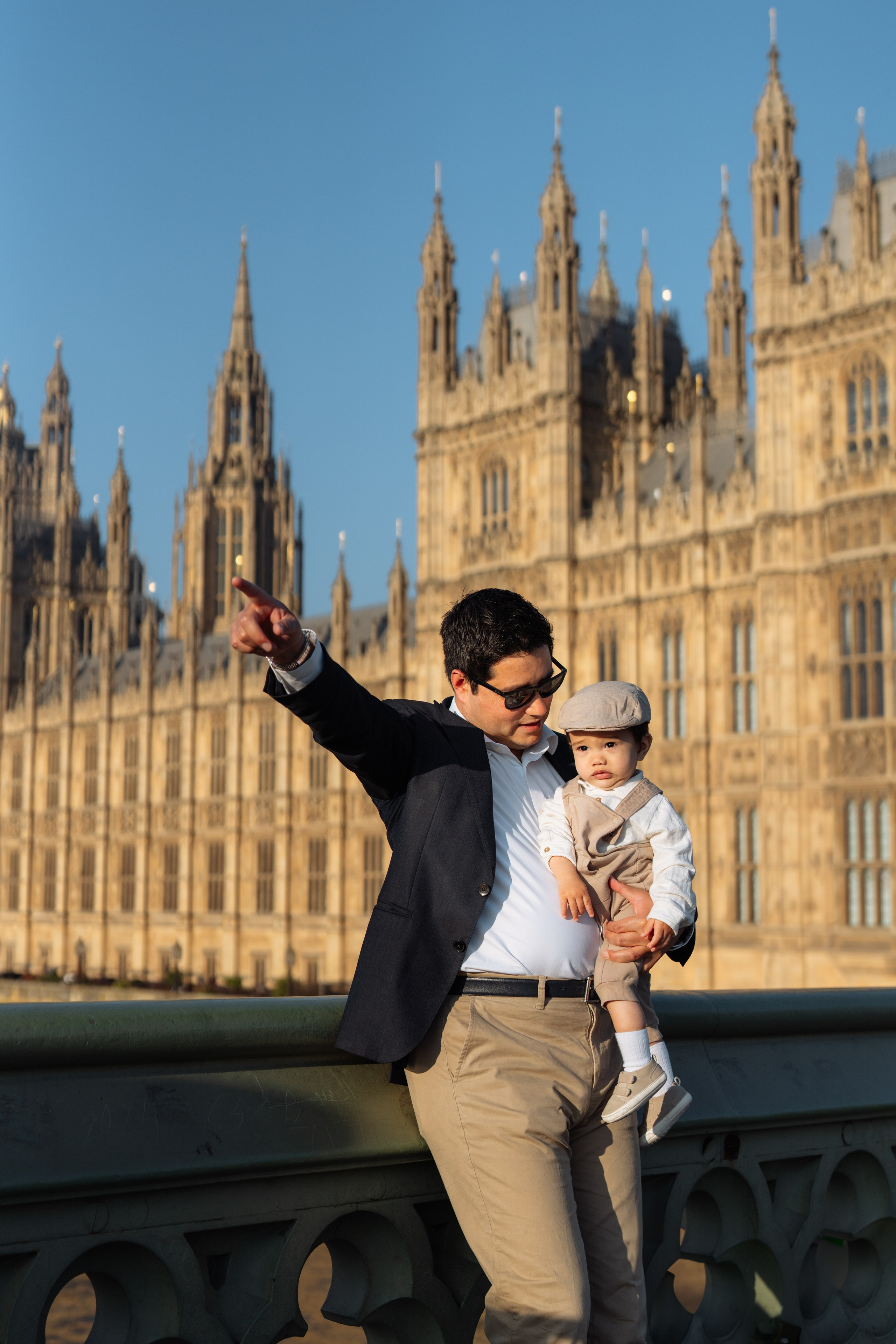 Early morning by the Big Ben. Photographer in London Daria Agafonova