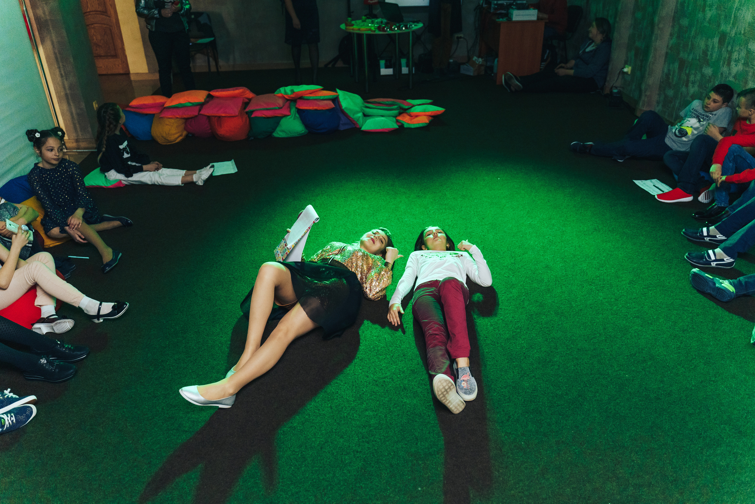 Teenage birthday party in the entertainment center. Photographer in London Daria Agafonova