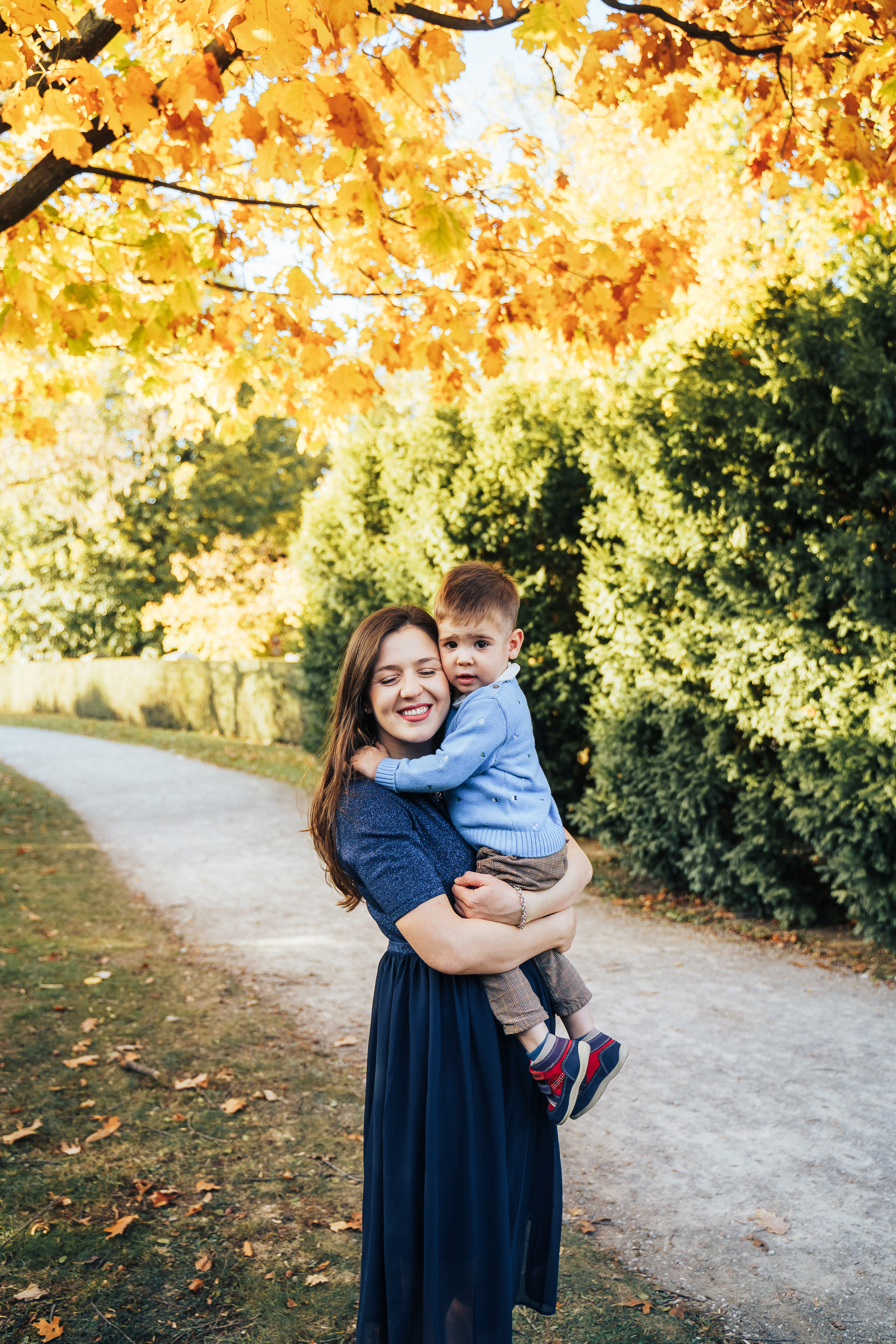 Family walking. Photographer in London Daria Agafonova