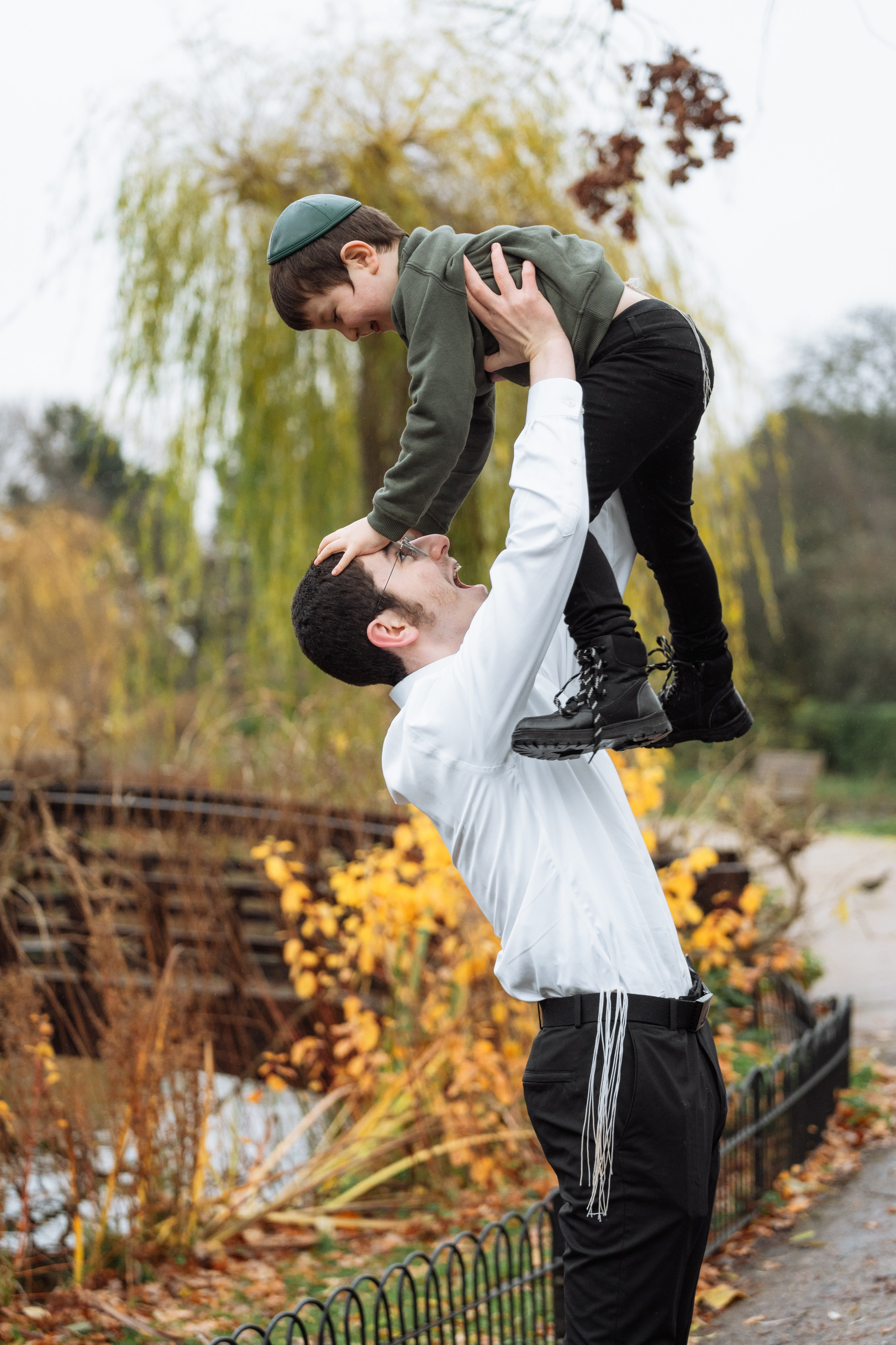 Big family — big love. Photographer in London Daria Agafonova