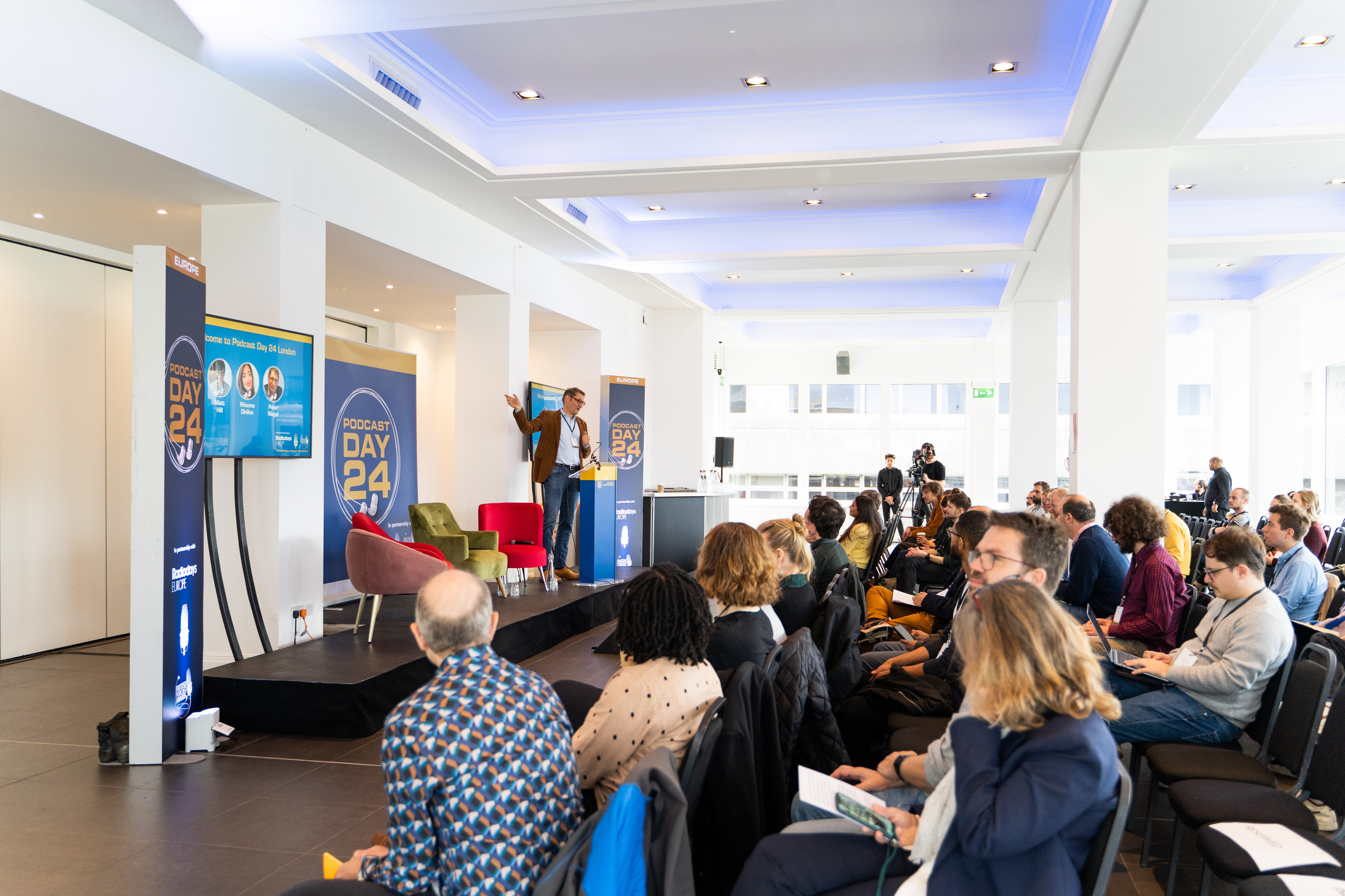 Podcast day 24. London. Photographer in London Daria Agafonova