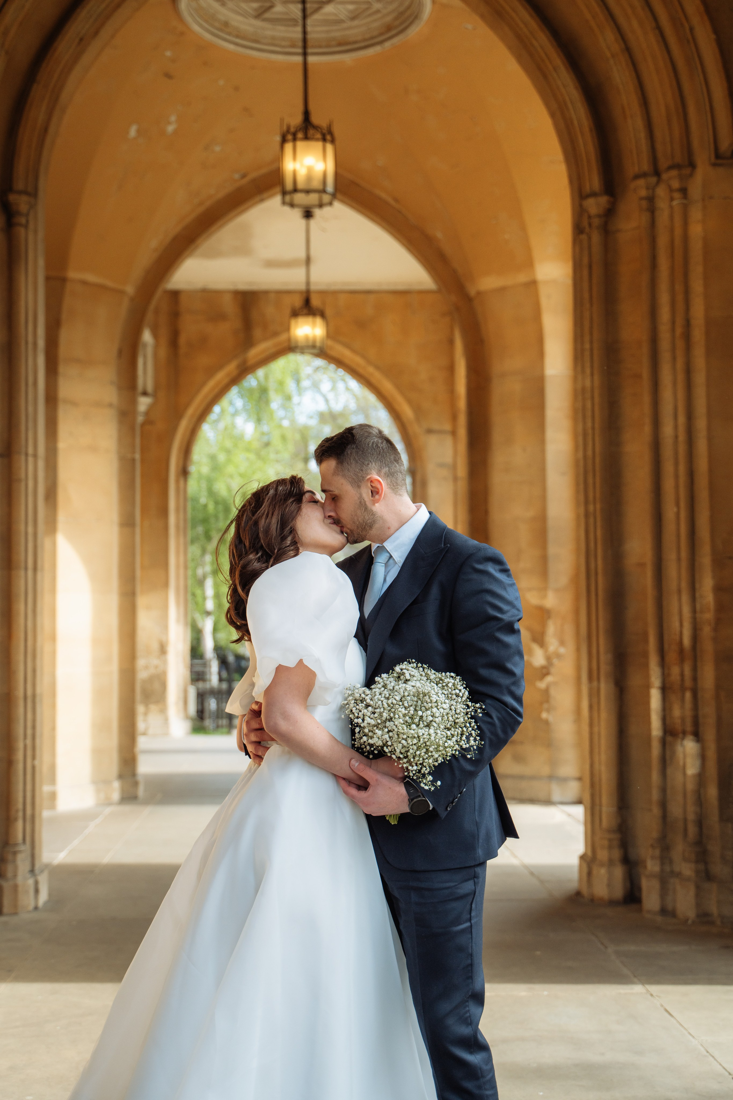 Kensington and Chelsea Register Office. Mia and Vlad. Photographer in London Daria Agafonova
