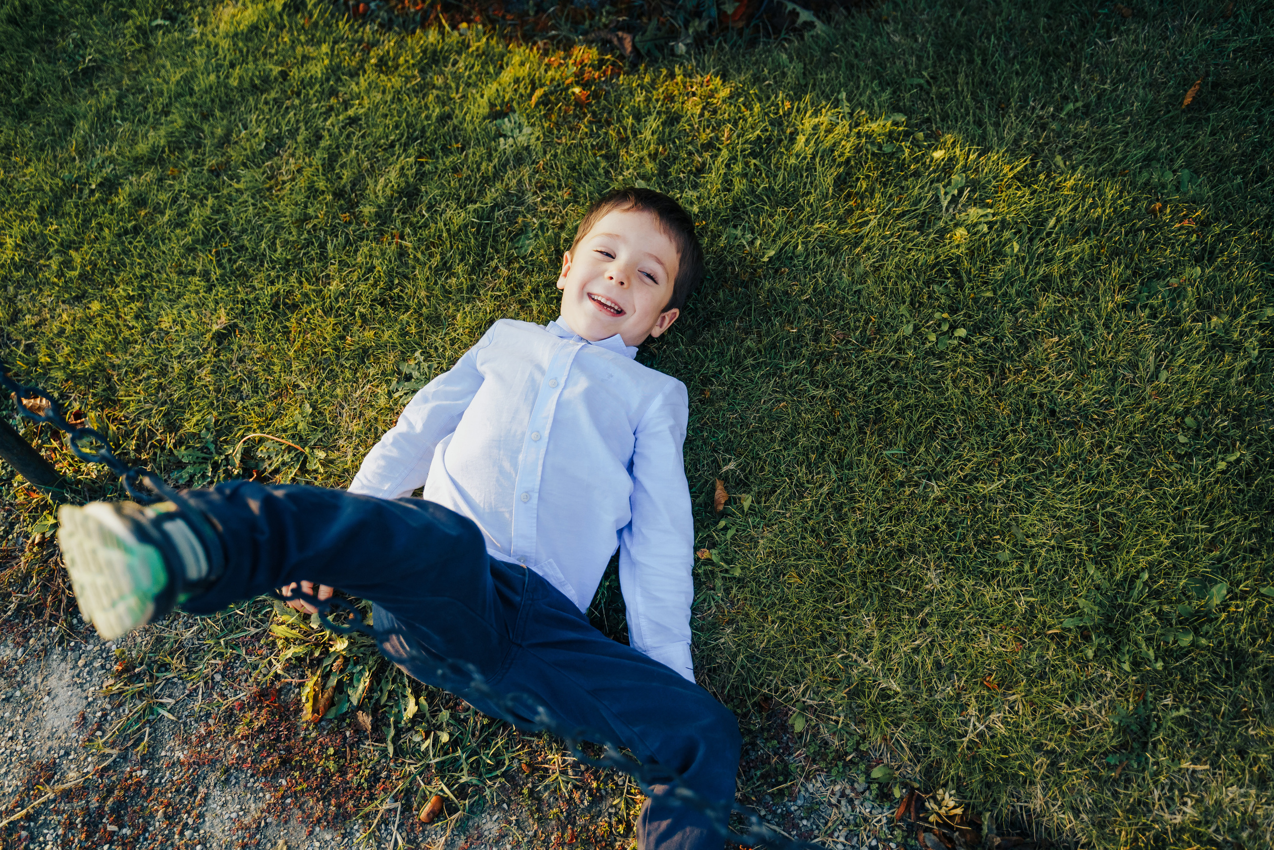 Family walking. Photographer in London Daria Agafonova