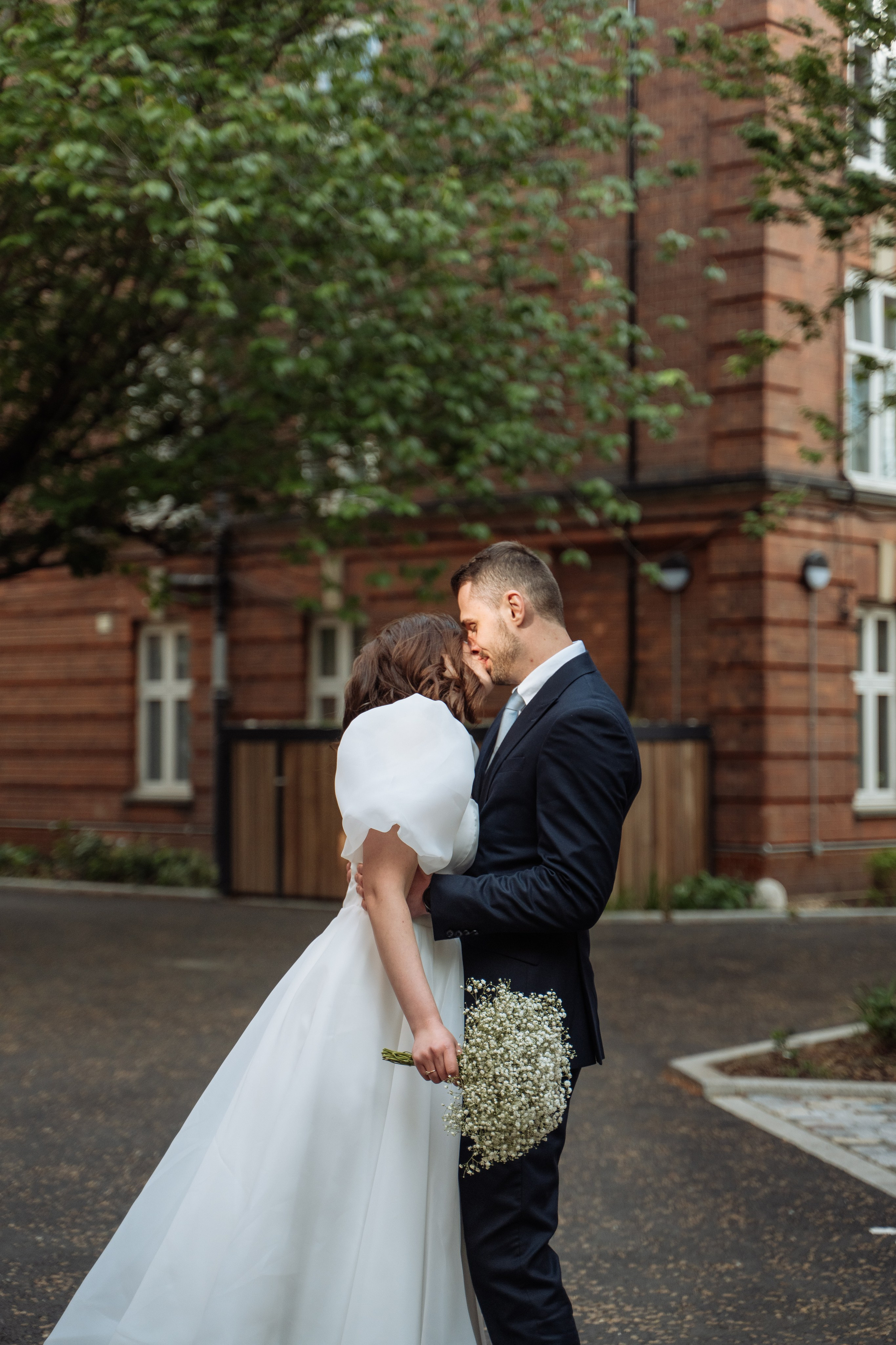 Kensington and Chelsea Register Office. Mia and Vlad. Photographer in London Daria Agafonova