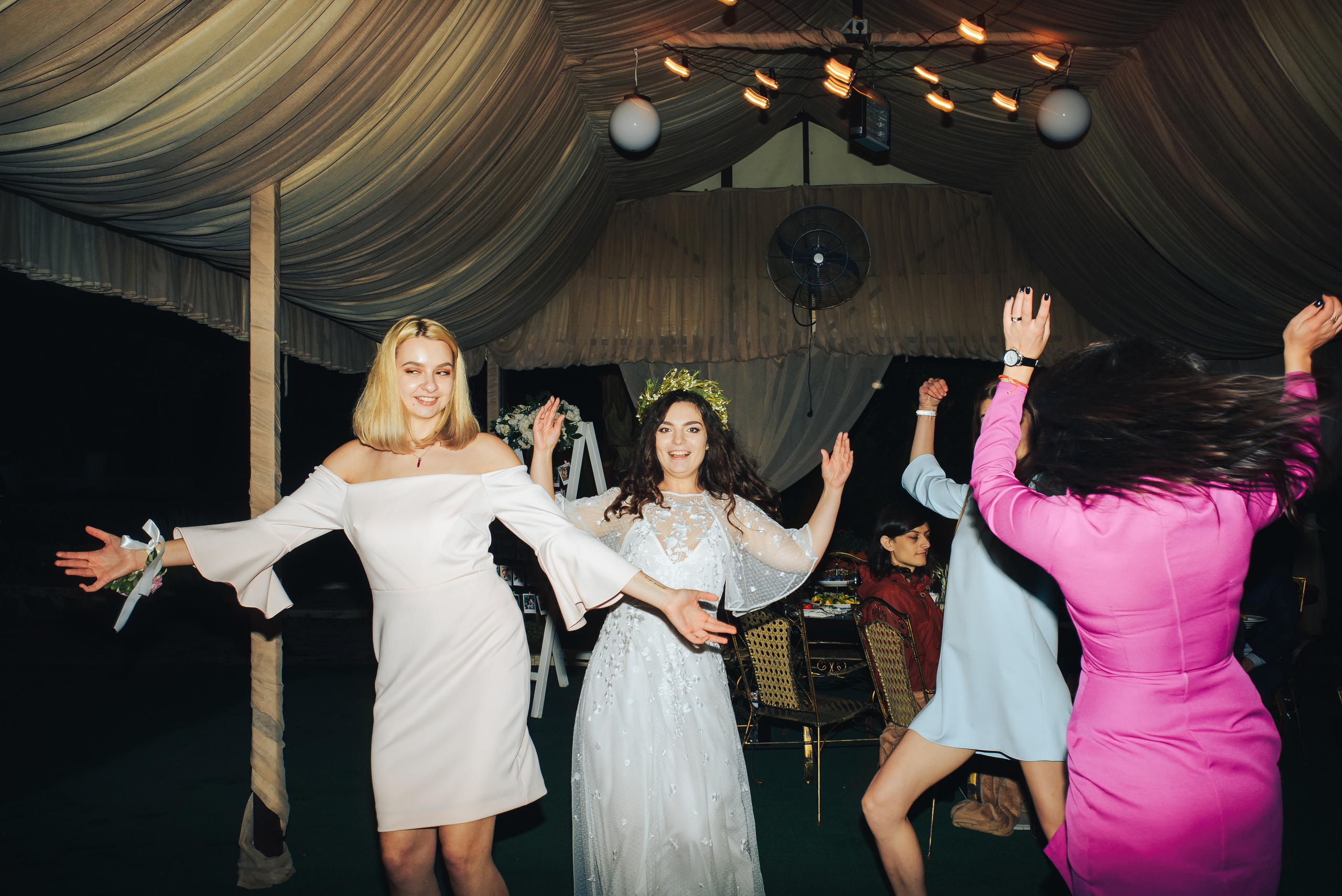 Outdoor wedding. Tanya and Vasya. Photographer in London Daria Agafonova