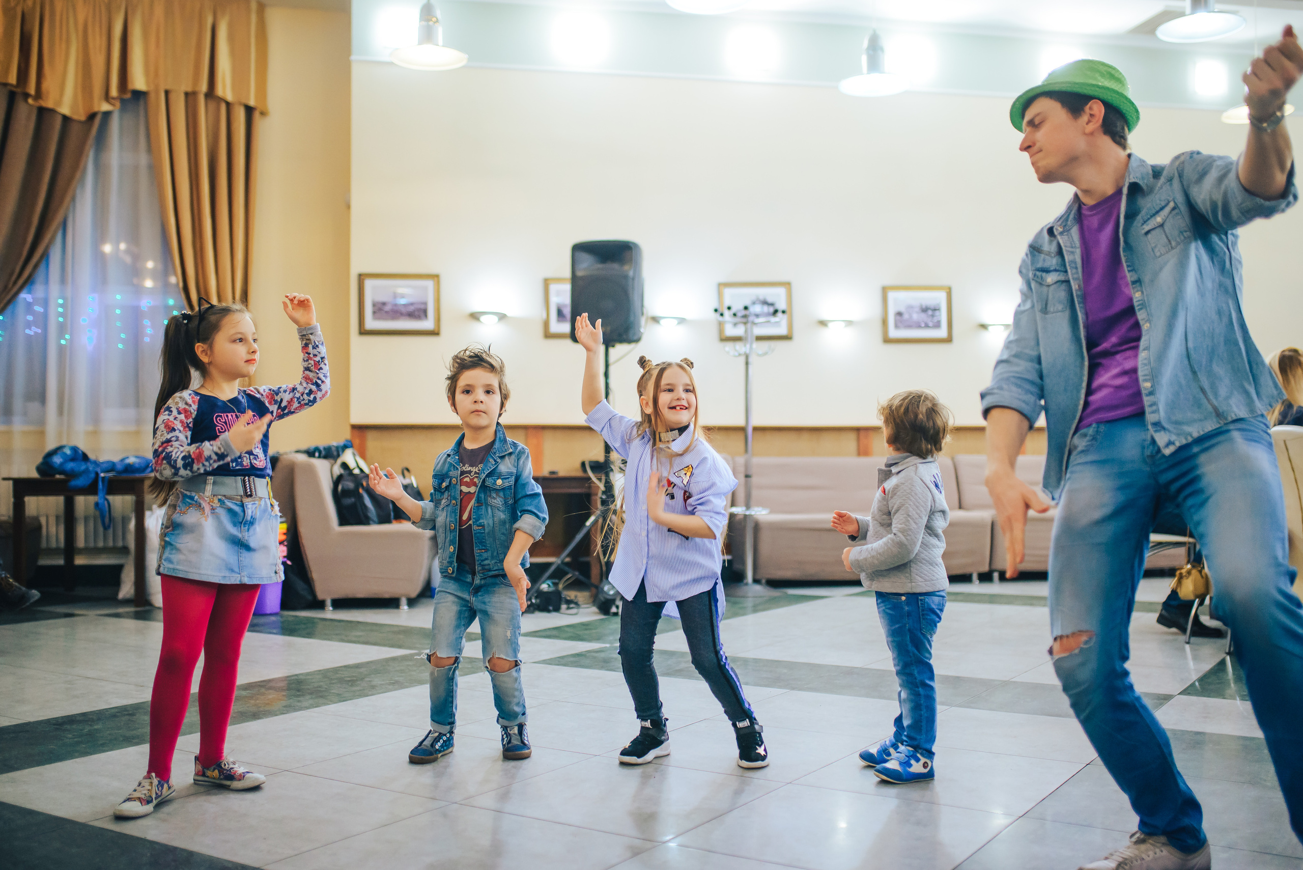 Partying hard. Photographer in London Daria Agafonova