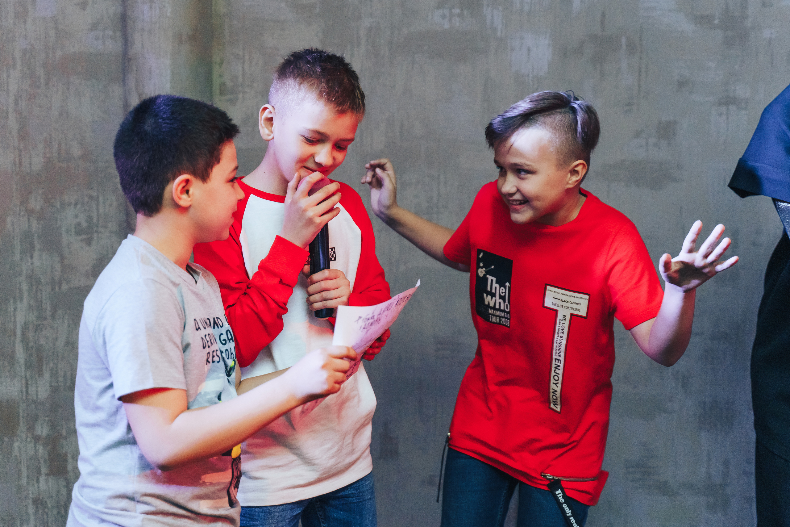 Teenage birthday party in the entertainment center. Photographer in London Daria Agafonova