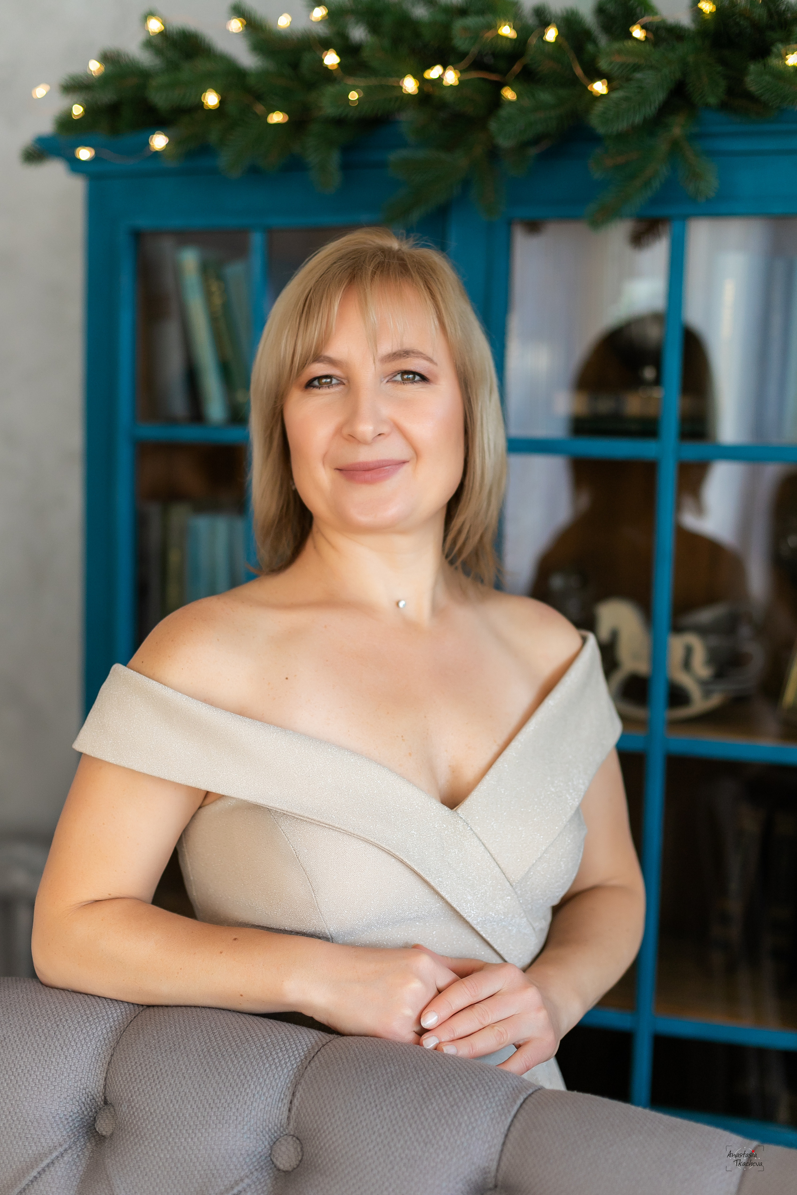 Mother with daughters. Anastasiia Tkachova — Photography & Branding