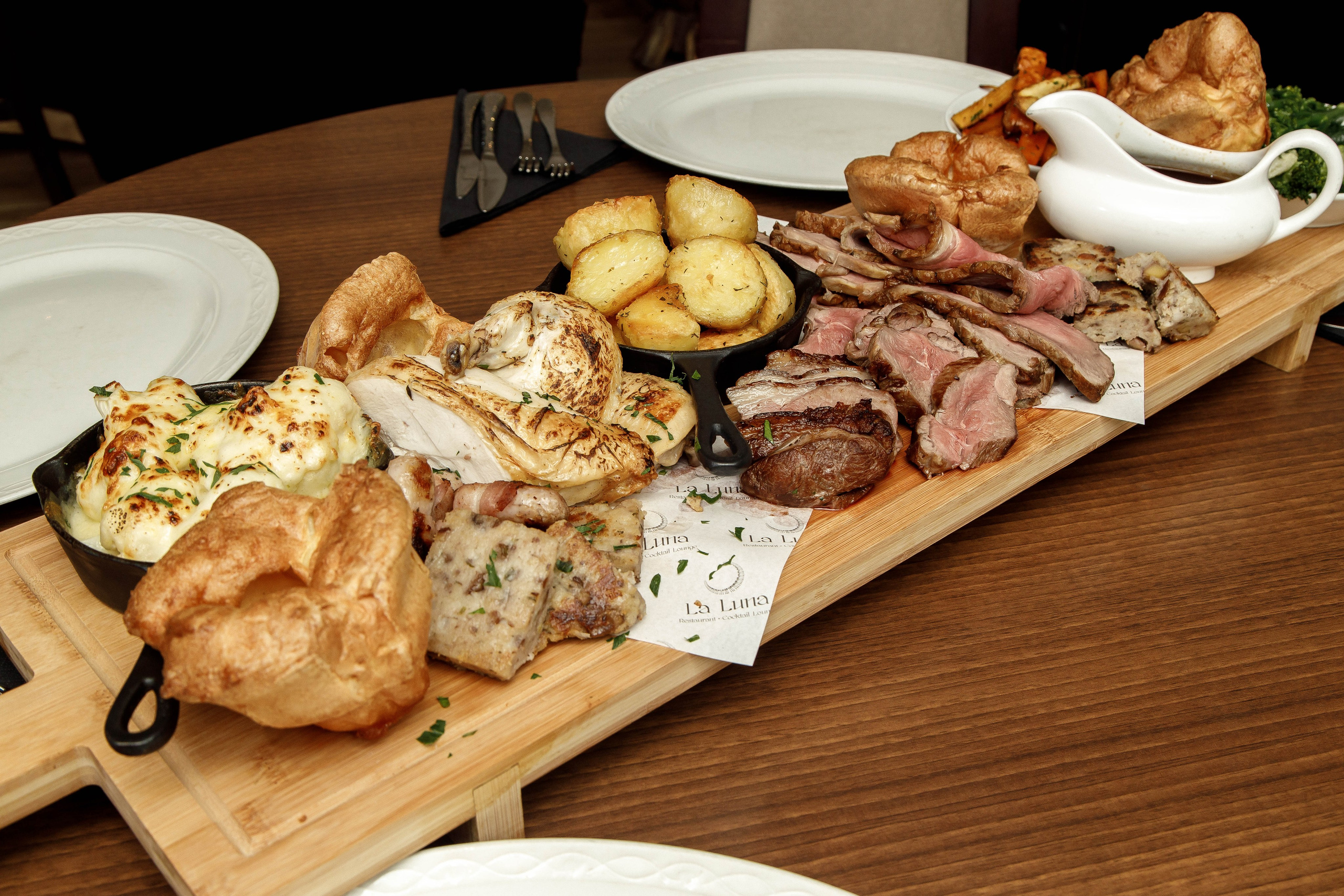 La Luna — Talbot Green. Anastasiia Tkachova — Photography & Branding