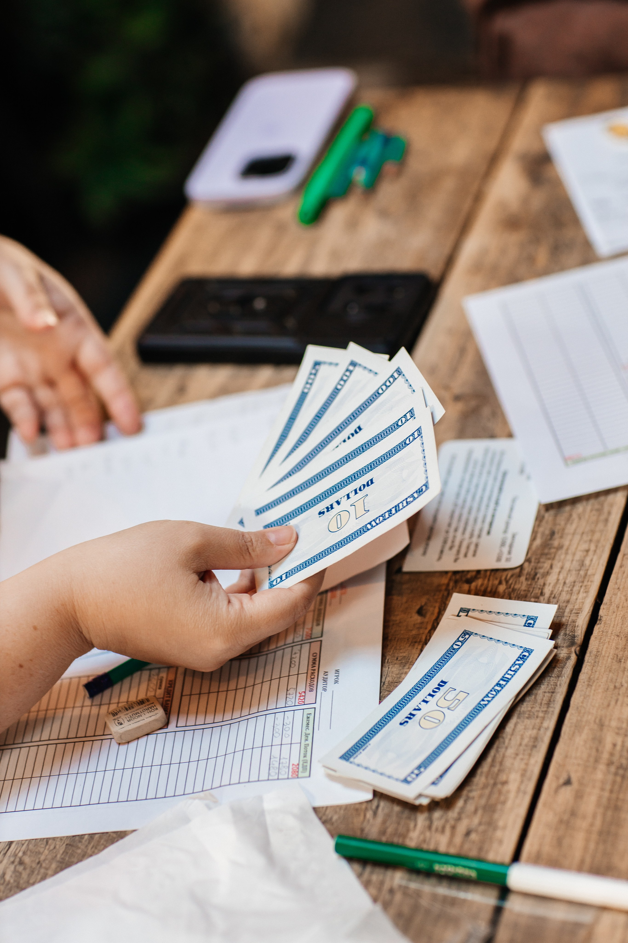 Cash flow. Anastasiia Tkachova — Photography & Branding