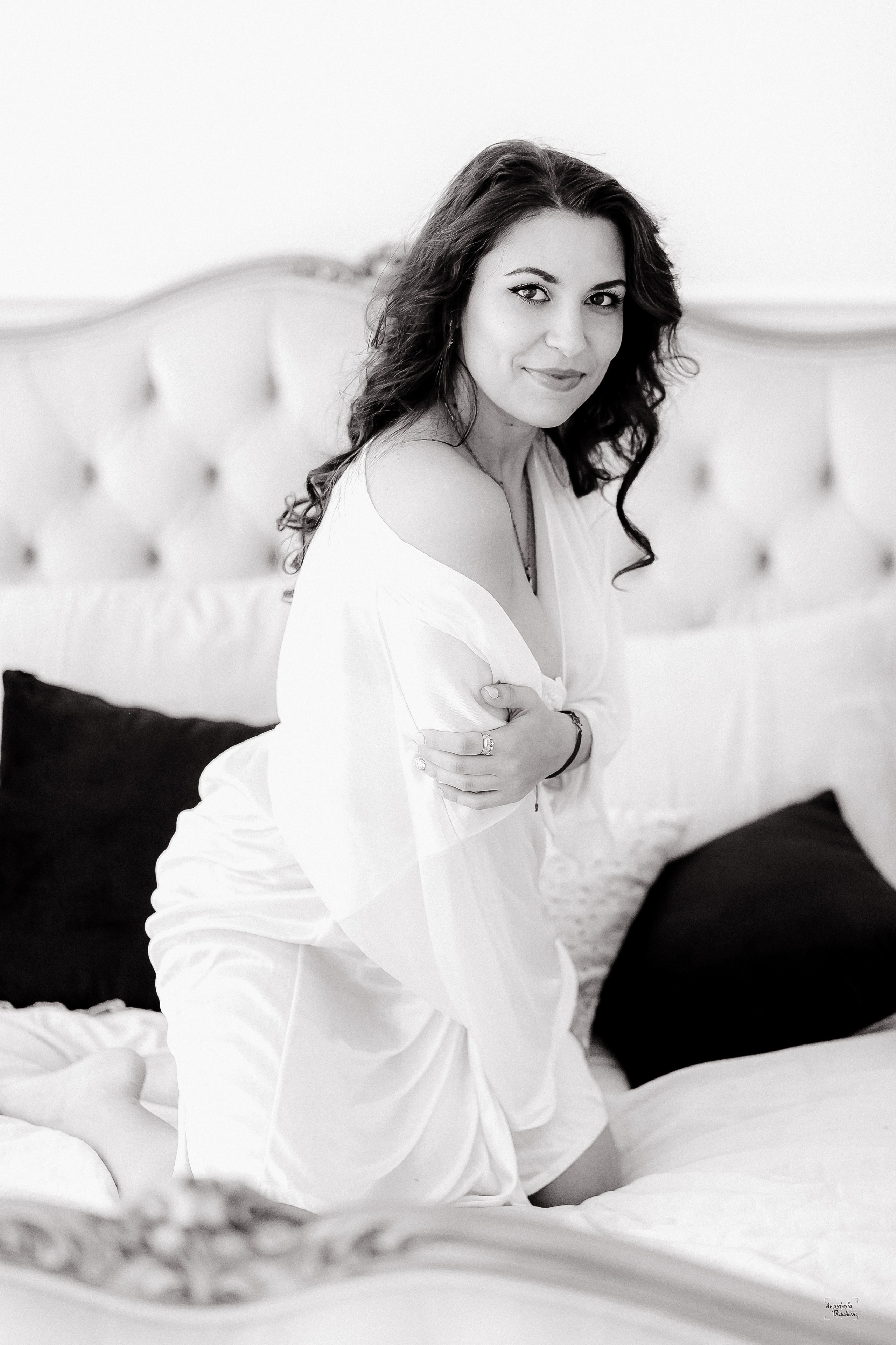 B&W. Anastasiia Tkachova — Photography & Branding