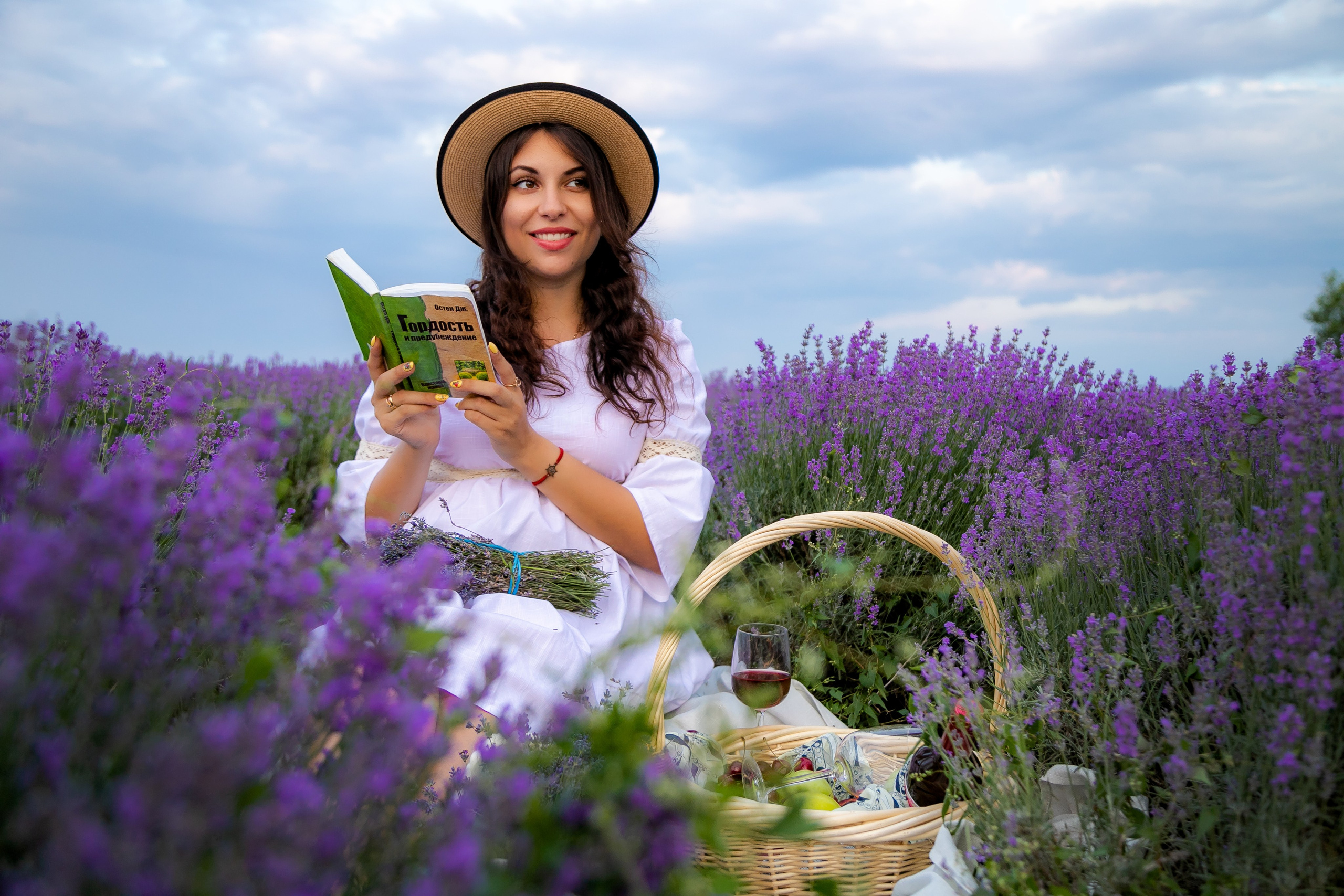 Lavander. Anastasiia Tkachova — Photography & Branding