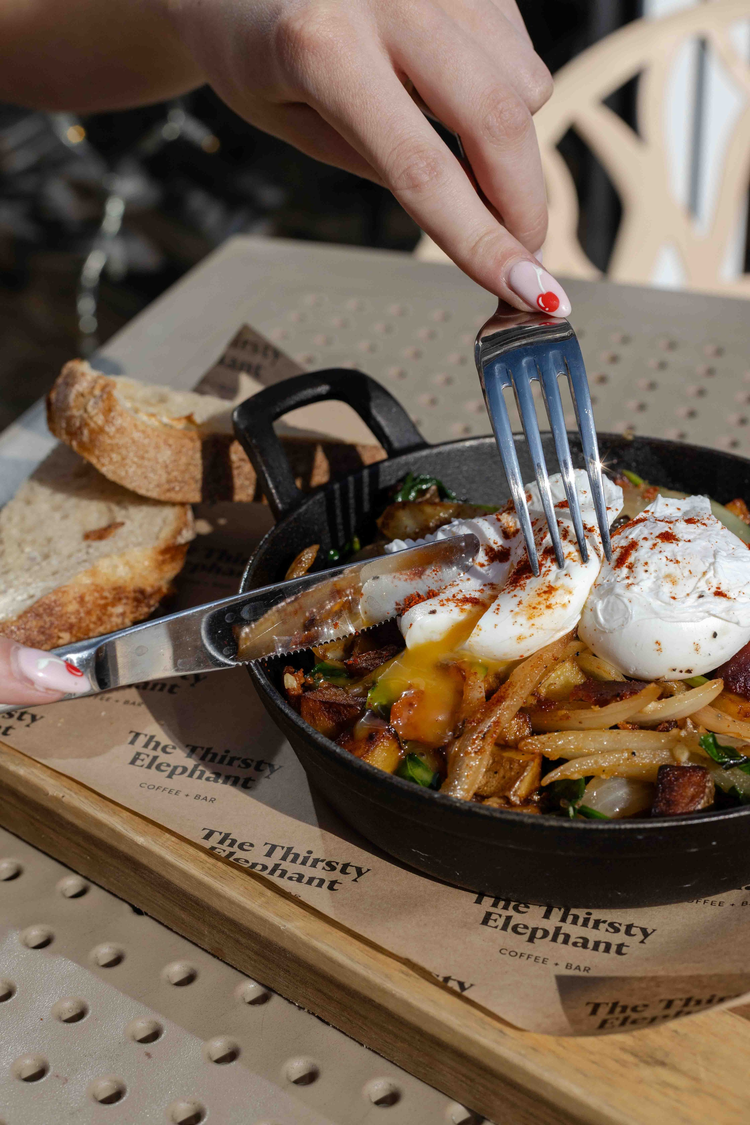 TTE — Pontyclun. Anastasiia Tkachova — Photography & Branding